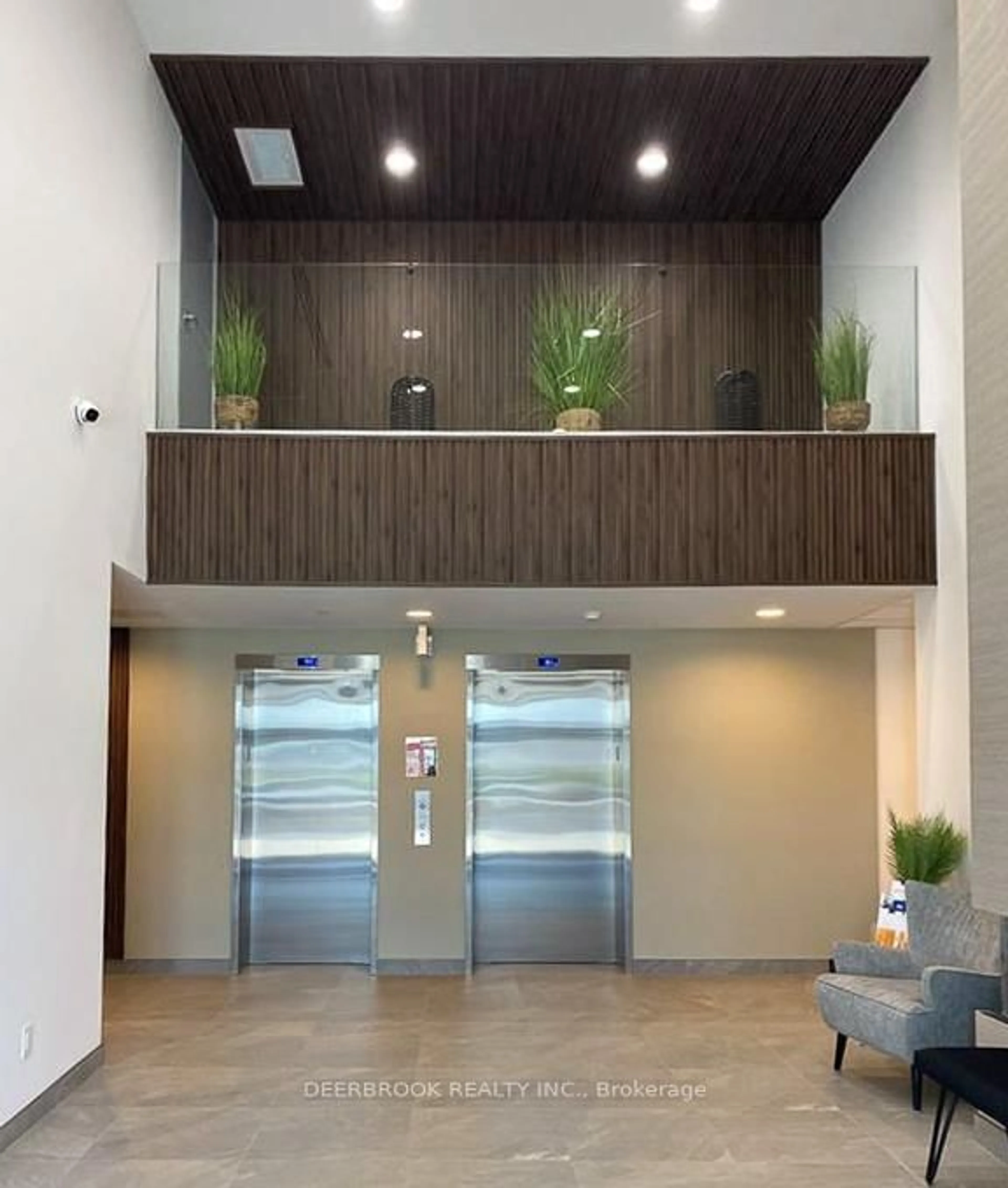 Indoor foyer for 7333 Meo Blvd #102, LaSalle Ontario N9H 0P4