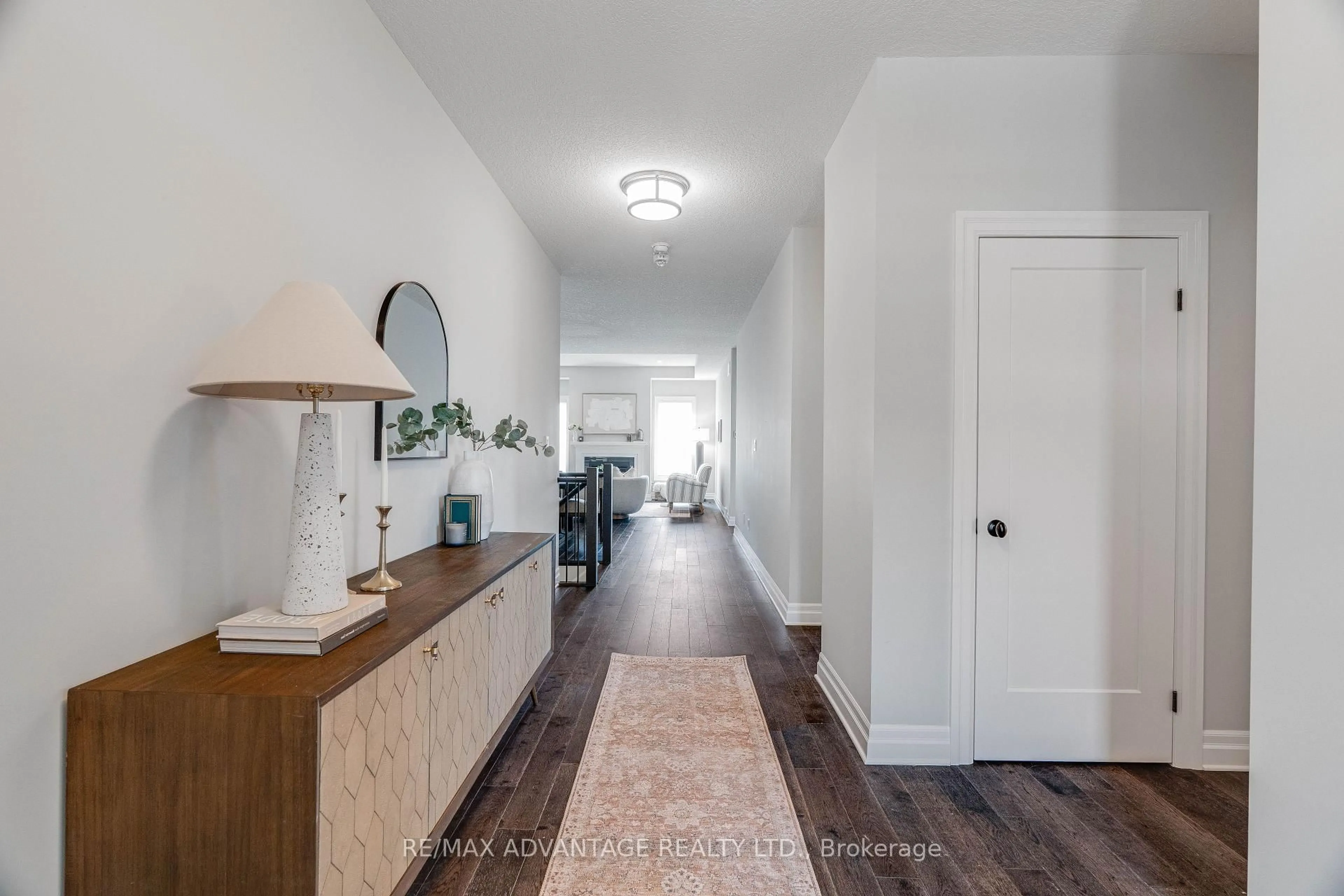 Indoor entryway for 1800 Sumac Way #27, London South Ontario N6K 0G1
