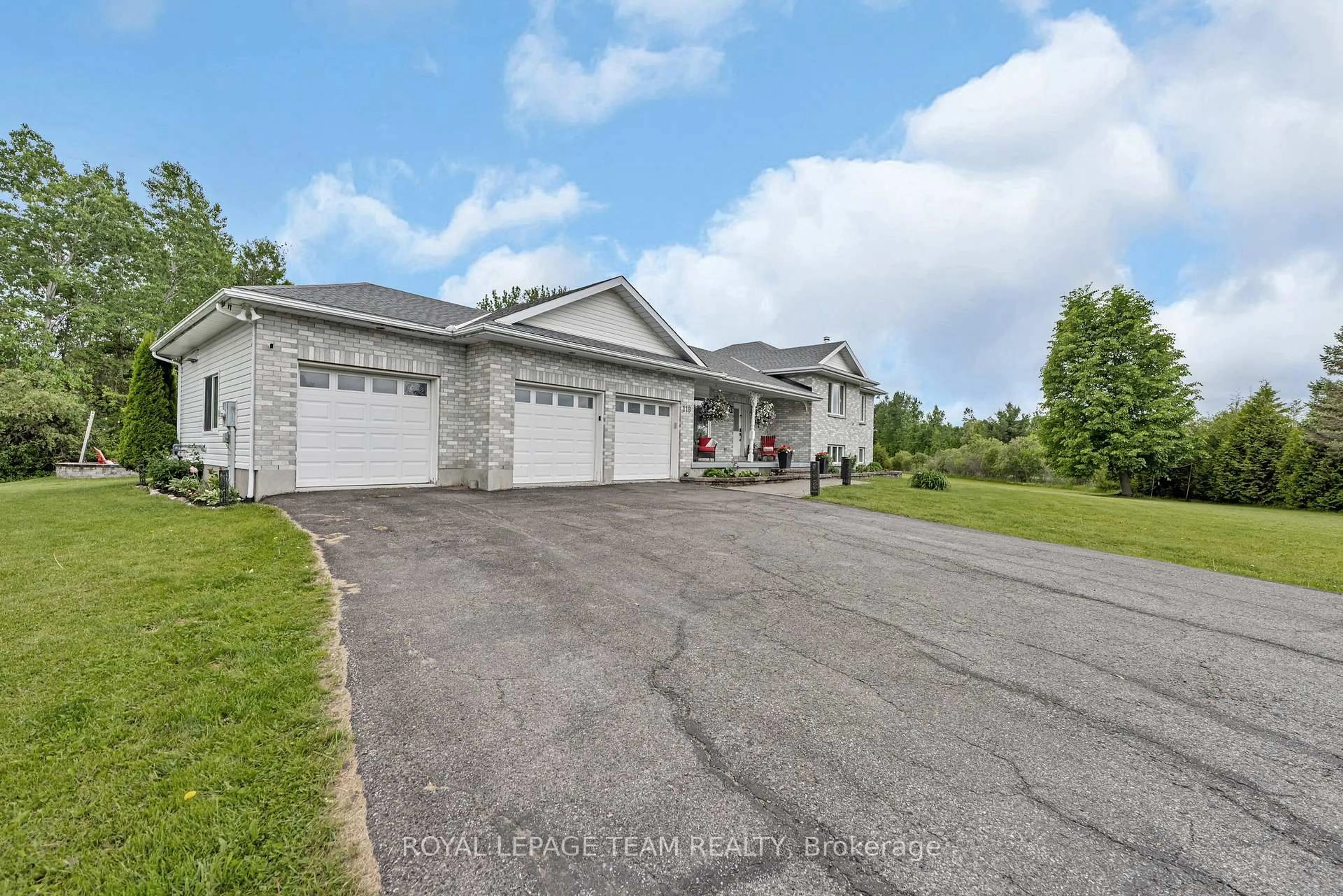 Unknown for 118 Rushingbrook Dr, Carp Ontario K0A 1L0