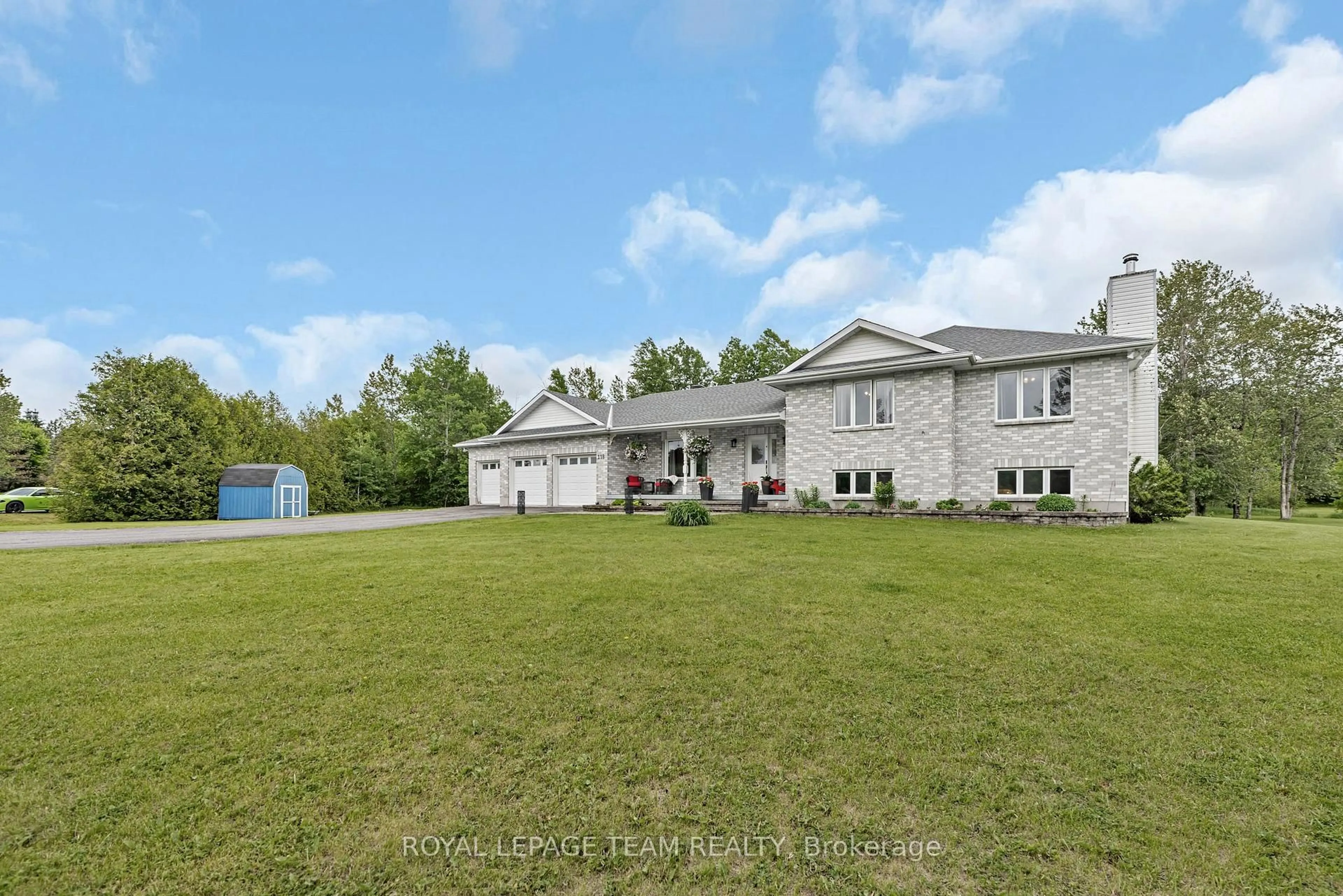 A pic from outside/outdoor area/front of a property/back of a property/a pic from drone, water/lake/river/ocean view for 118 Rushingbrook Dr, Carp Ontario K0A 1L0