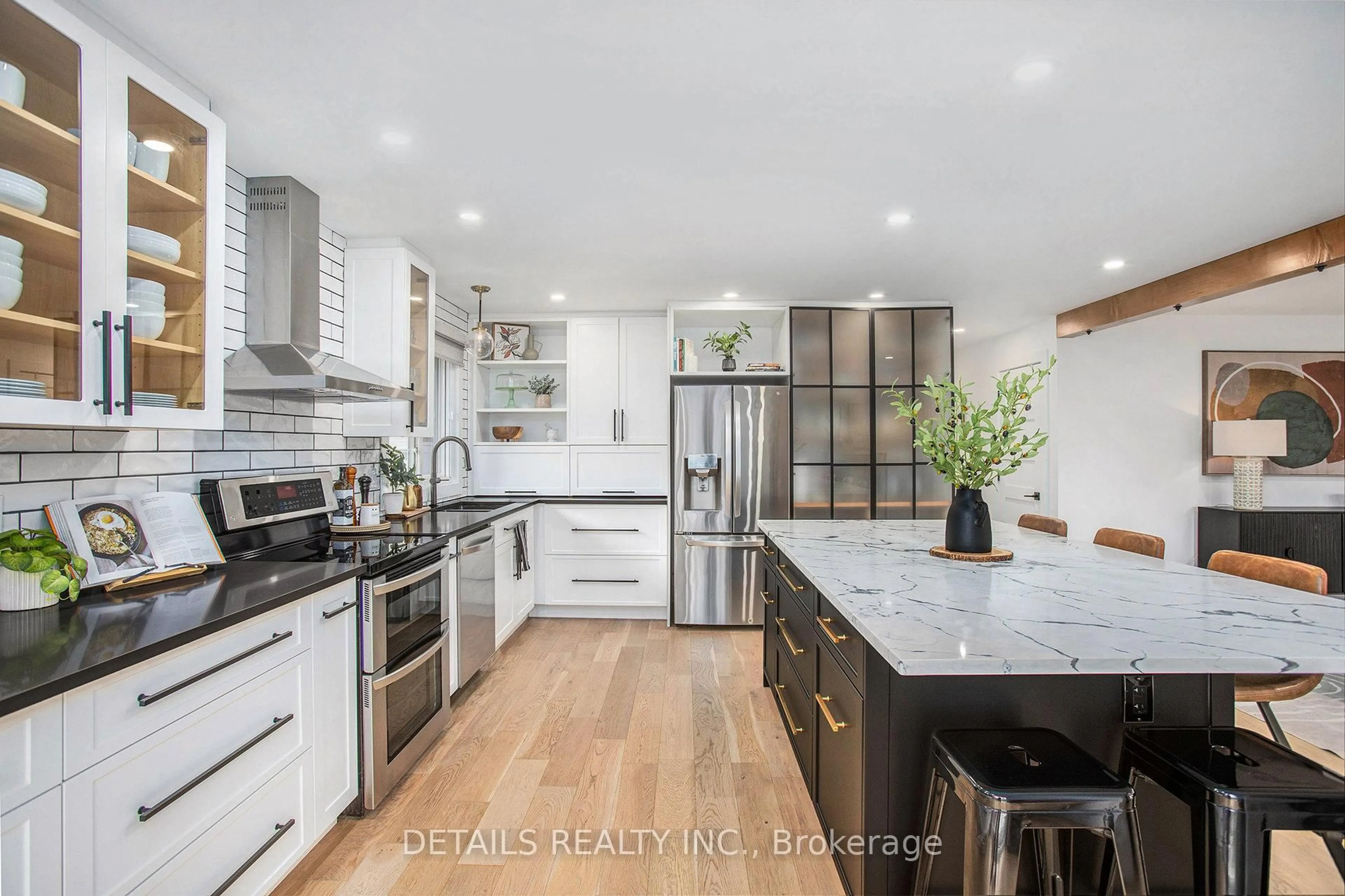 Contemporary kitchen, unknown for 1575 Maxime St, Ottawa Ontario K1B 3K9