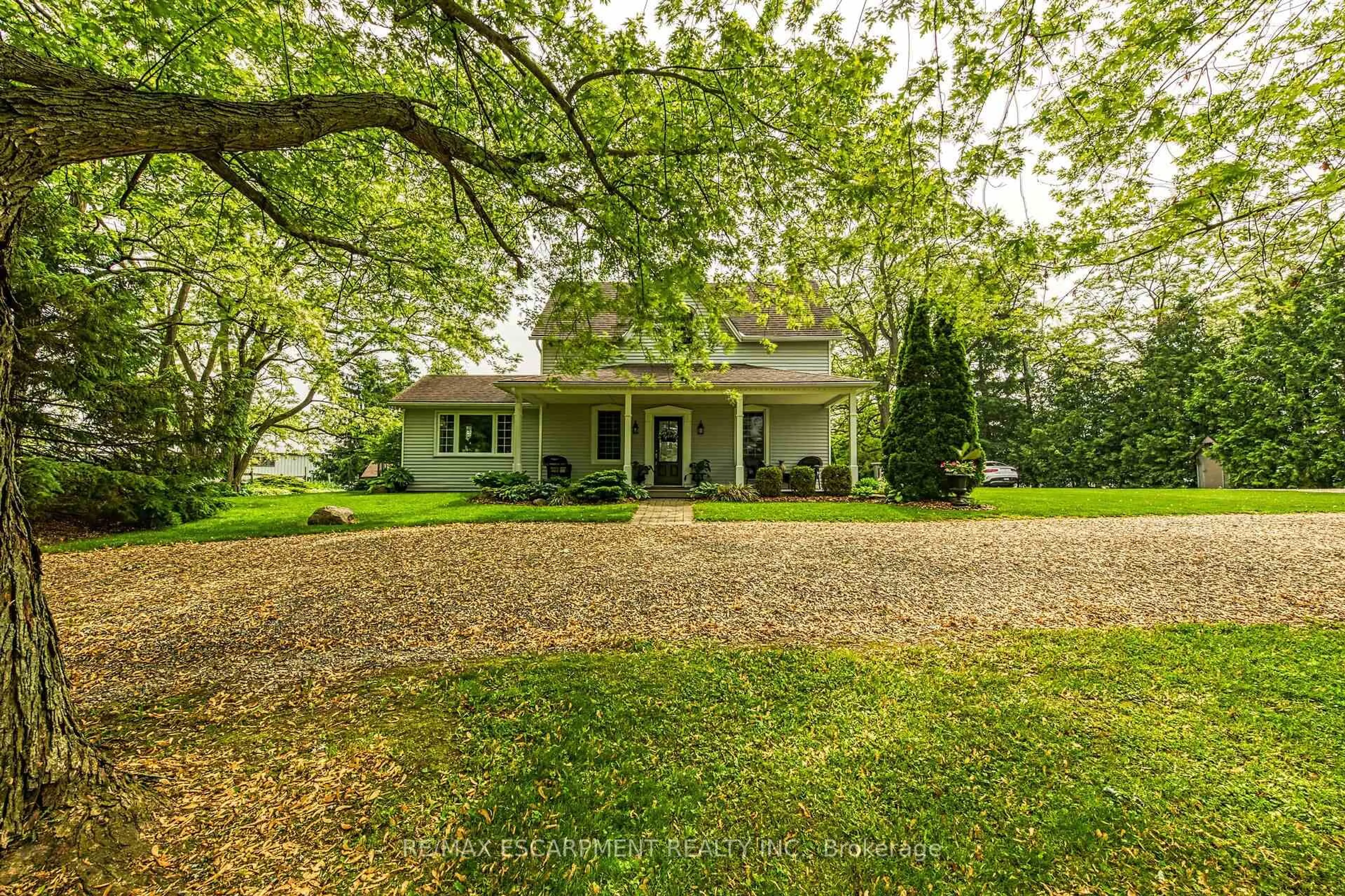A pic from outside/outdoor area/front of a property/back of a property/a pic from drone, unknown for 281 Big Creek Rd, Haldimand Ontario N3W 2G9