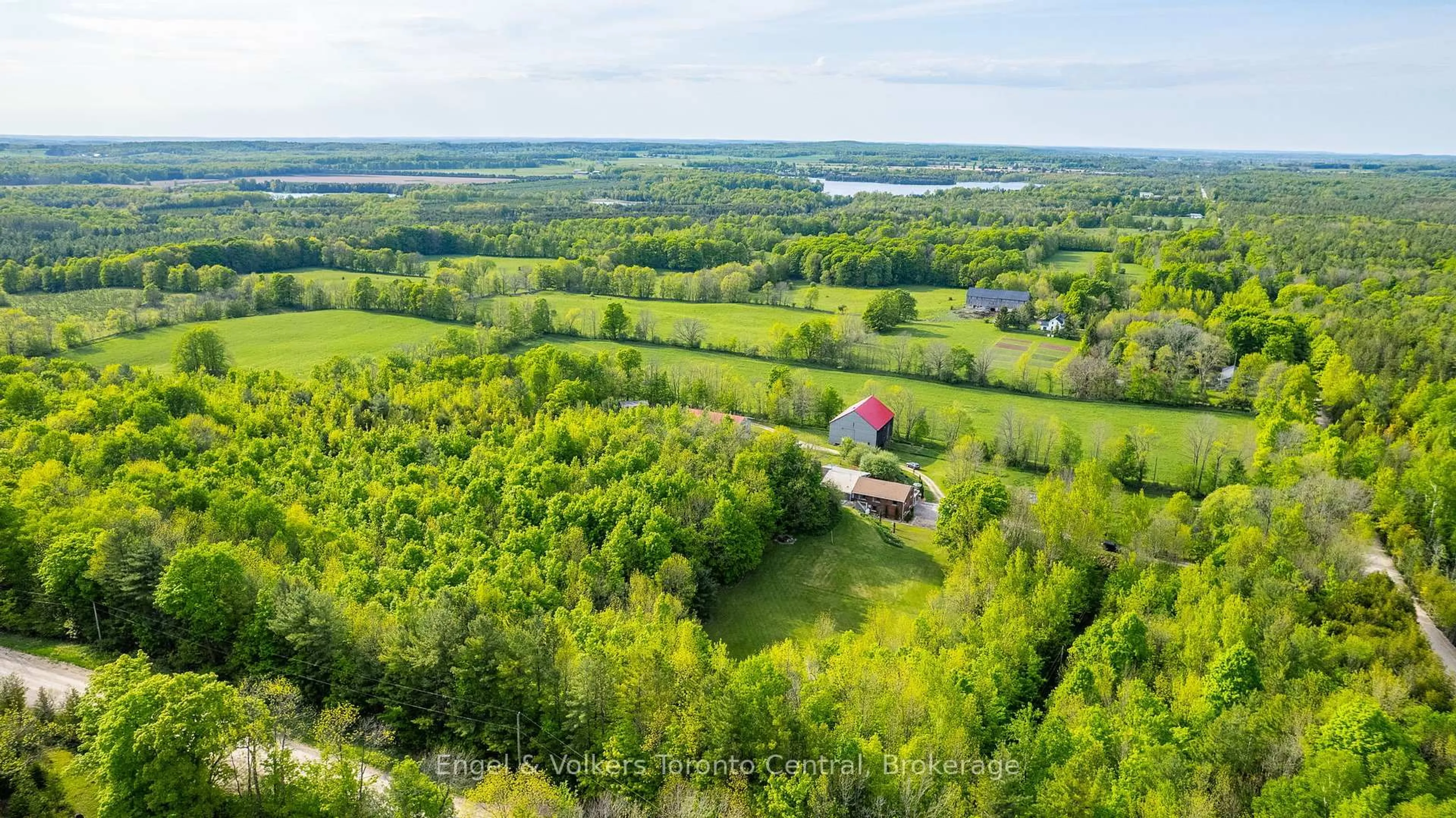 A pic from outside/outdoor area/front of a property/back of a property/a pic from drone, water/lake/river/ocean view for 215588 CONCESSION 4, Chatsworth Ontario N0H 2V0