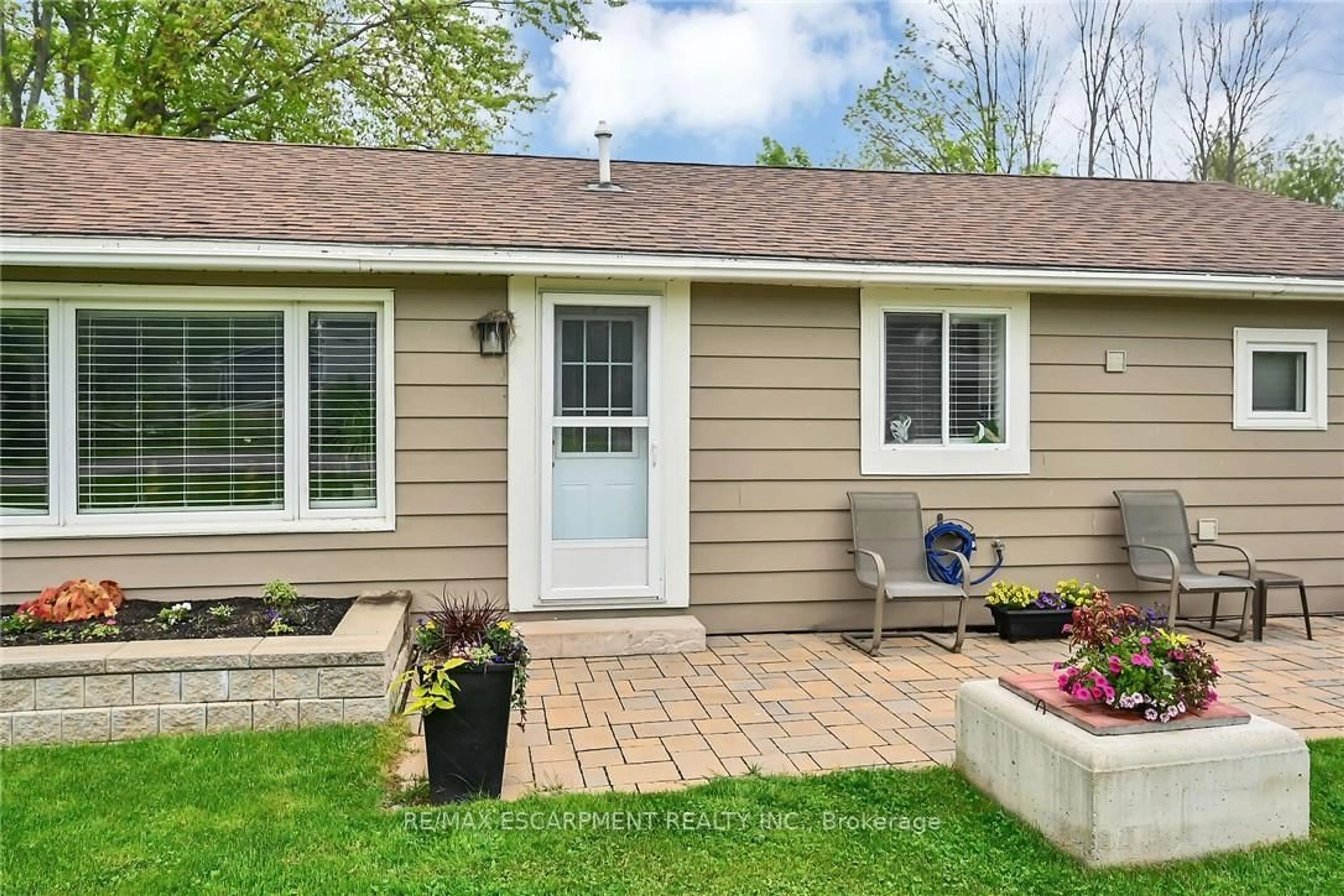Home with vinyl exterior material, street for 12 Witherspoon Dr, Haldimand Ontario N0A 1L0