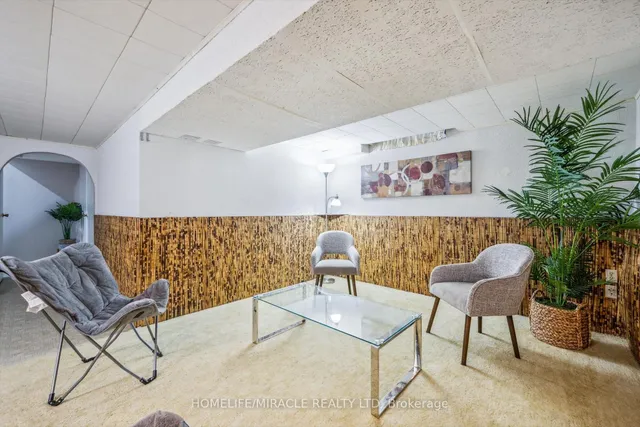 Additional property image - 28 Underhill Cres Unit 22