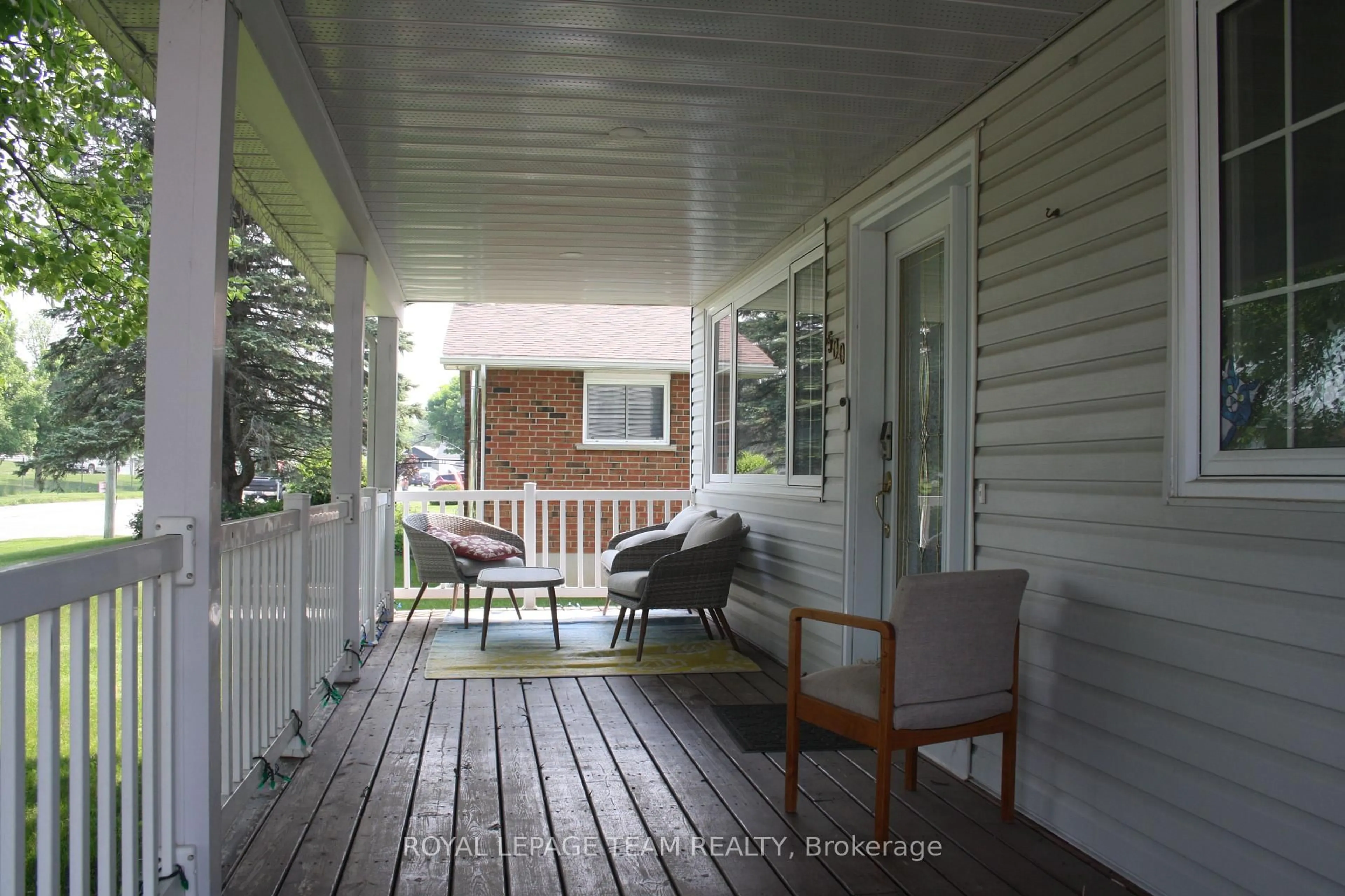 Patio, street for 500 Aberdeen St, Renfrew Ontario K7V 2G9