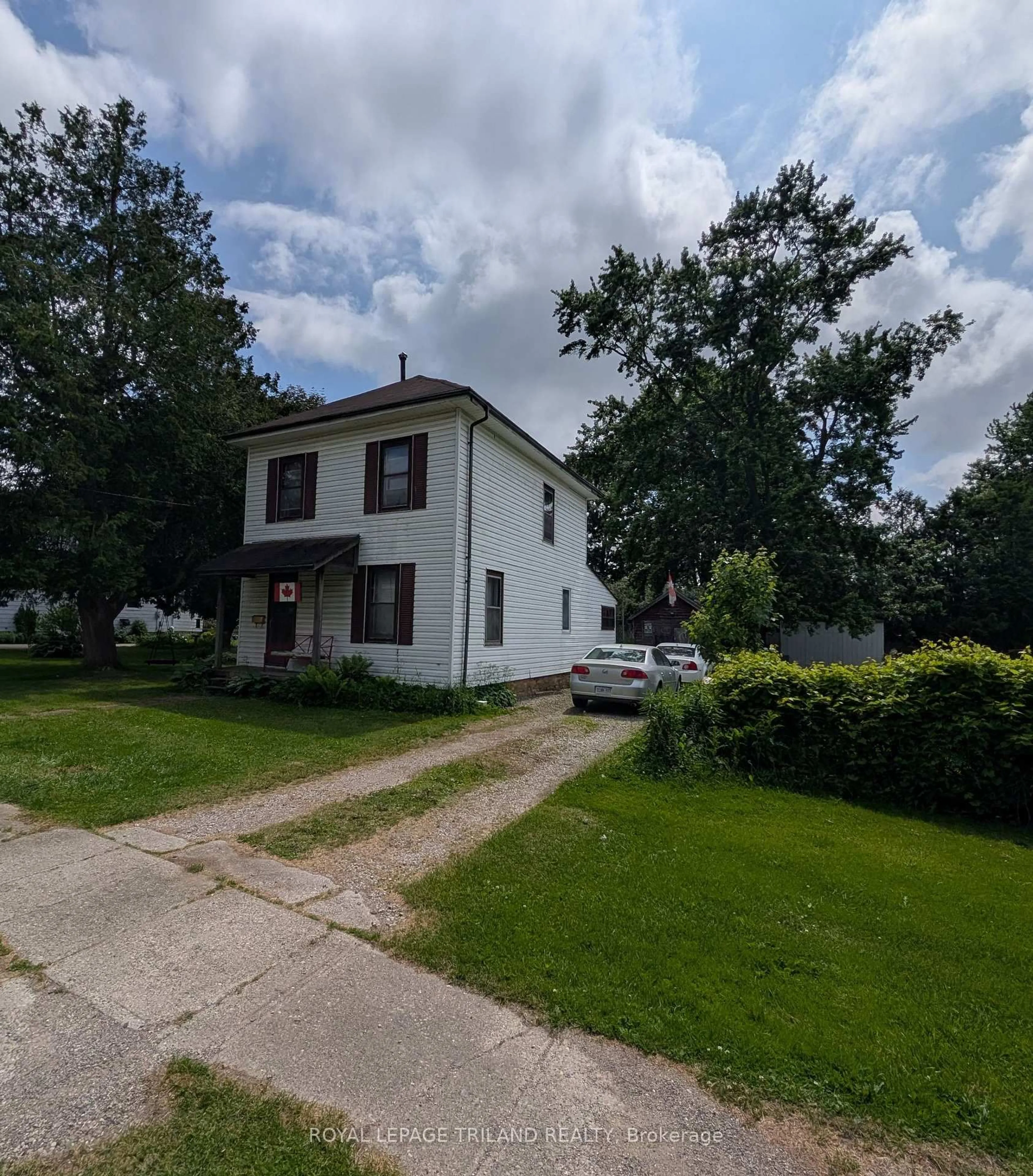 A pic from outside/outdoor area/front of a property/back of a property/a pic from drone, building for 9671 JOHN St, Southwold Ontario N0L 2E0