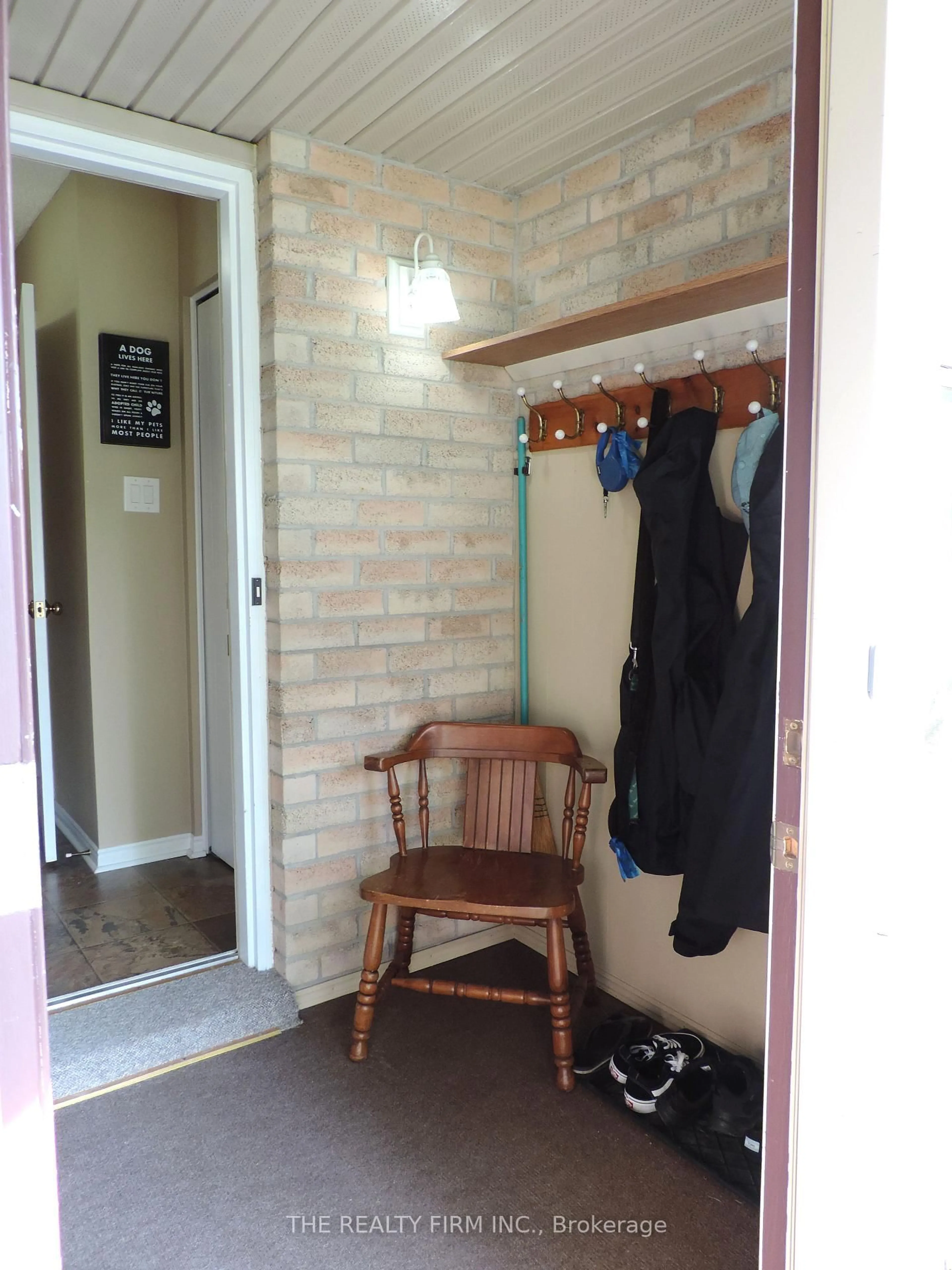 Indoor entryway for 343 Crawford St, London South Ontario N6C 5S3
