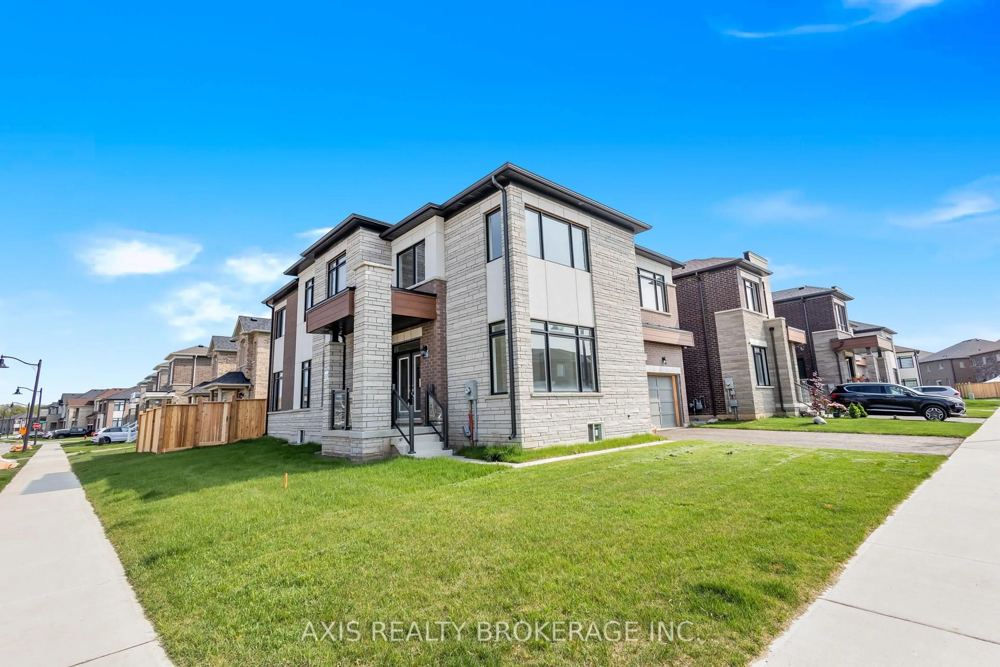 A pic from outside/outdoor area/front of a property/back of a property/a pic from drone, street for 53 Holcomb Terr, Hamilton Ontario L0R 2H1