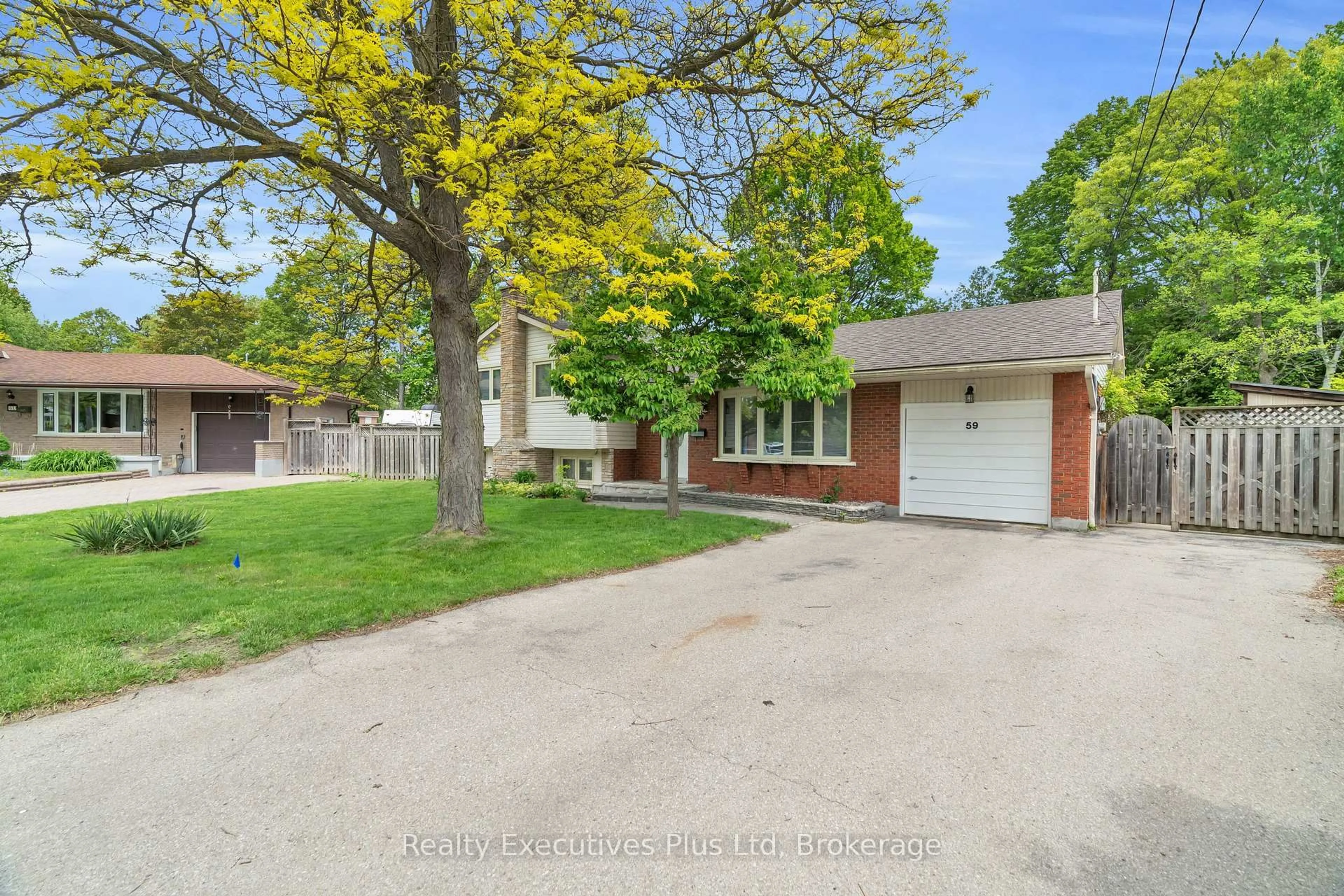 A pic from outside/outdoor area/front of a property/back of a property/a pic from drone, street for 59 Balmoral Dr, Guelph Ontario N1E 3N7