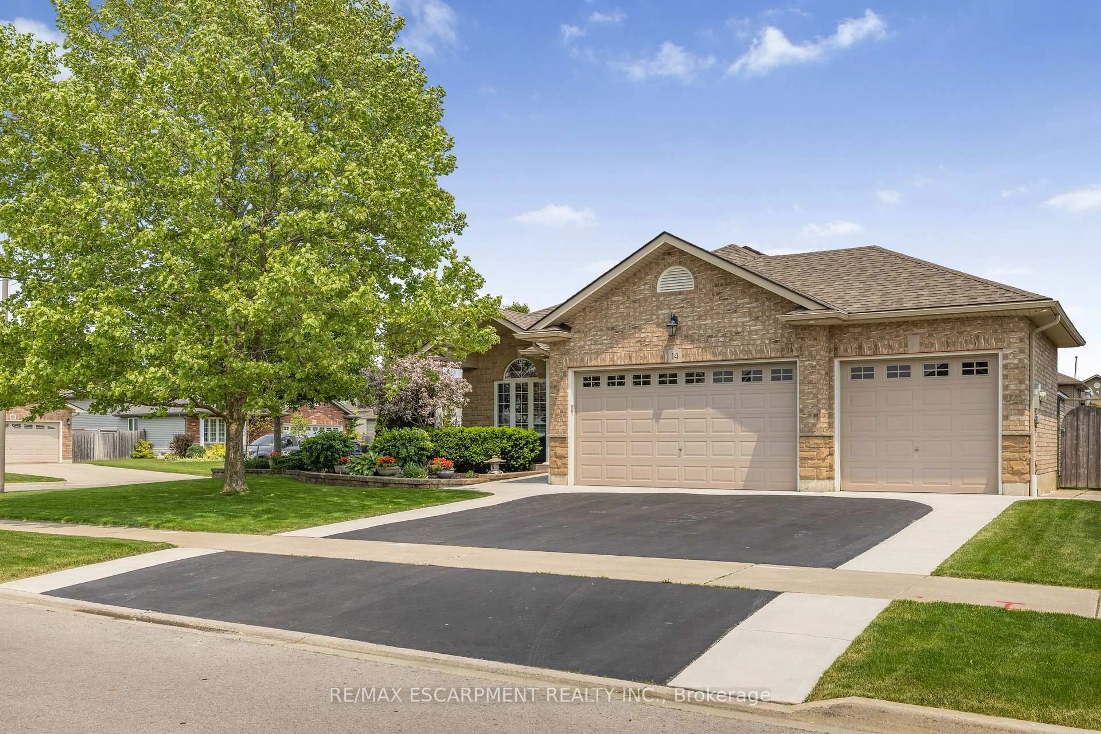 Unknown for 14 Mapleview Dr, Haldimand Ontario N0A 1H0