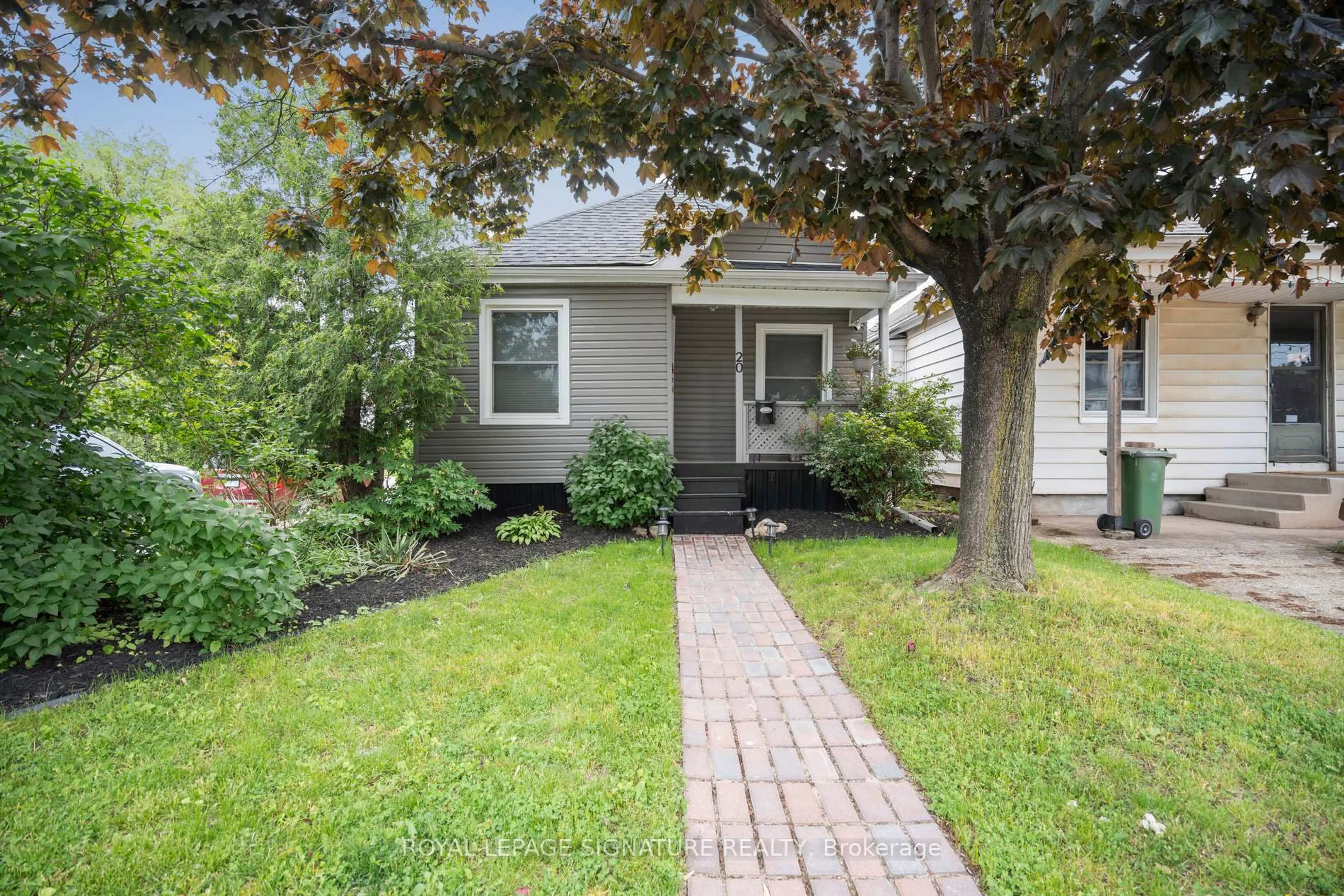 Unknown for 20 Robins Ave, Hamilton Ontario L8H 4M7