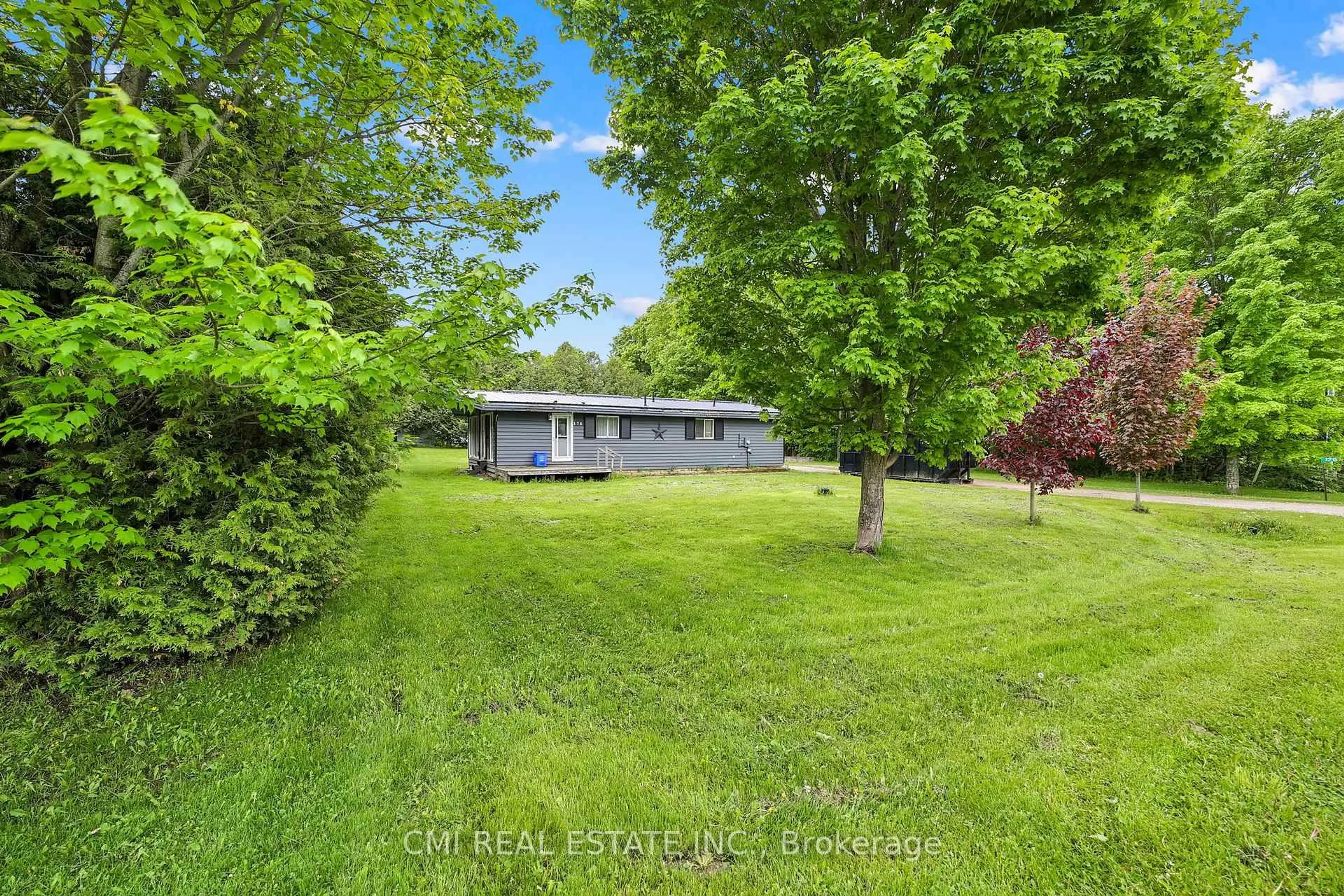 A pic from outside/outdoor area/front of a property/back of a property/a pic from drone, unknown for 176 Raglan St, Grey Highlands Ontario N0C 1E0