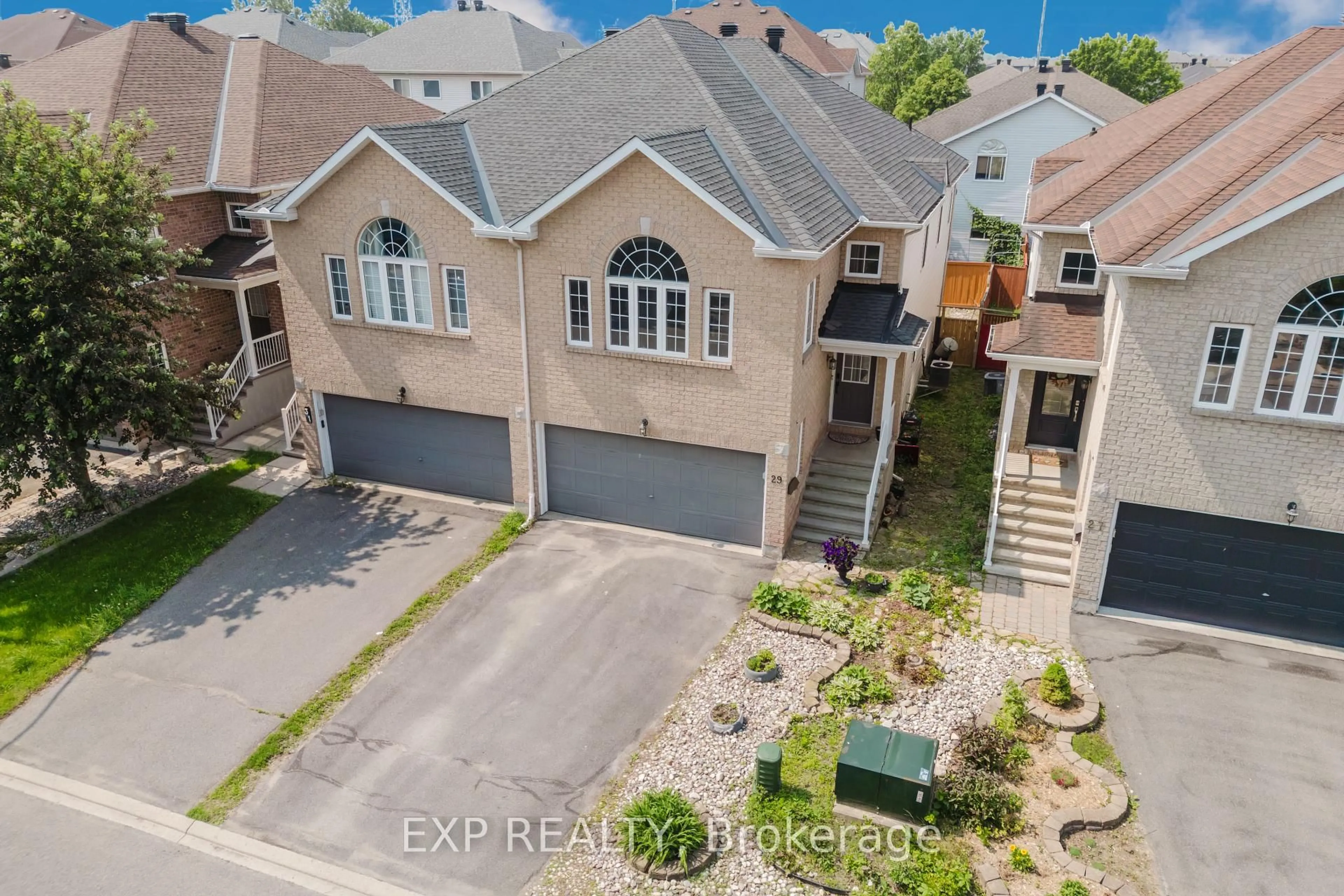 A pic from outside/outdoor area/front of a property/back of a property/a pic from drone, street for 29 Castle Glen Cres, Ottawa Ontario K2L 4G9