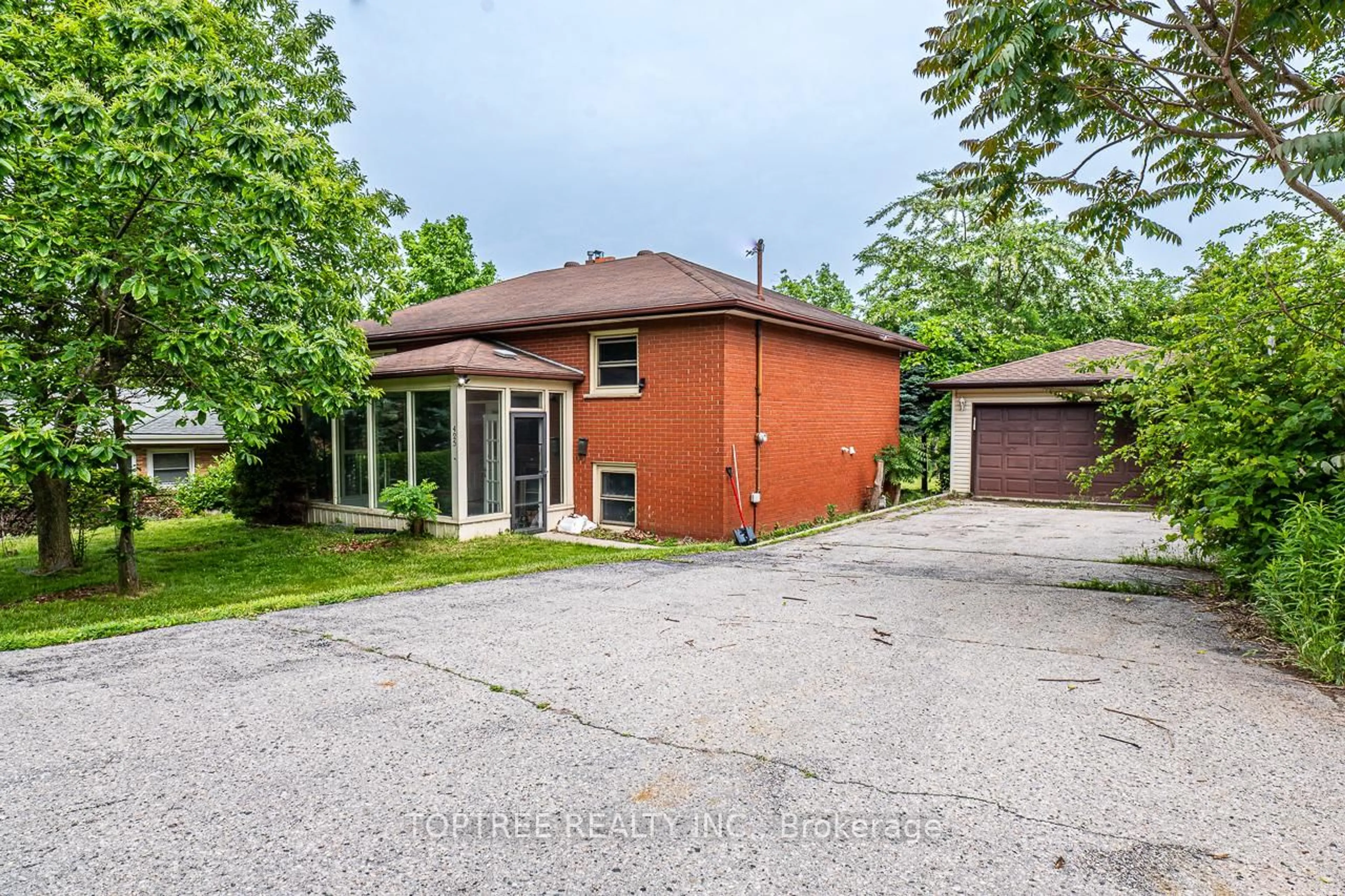 Unknown for 425 Riverside Dr, London North Ontario N6H 2R8