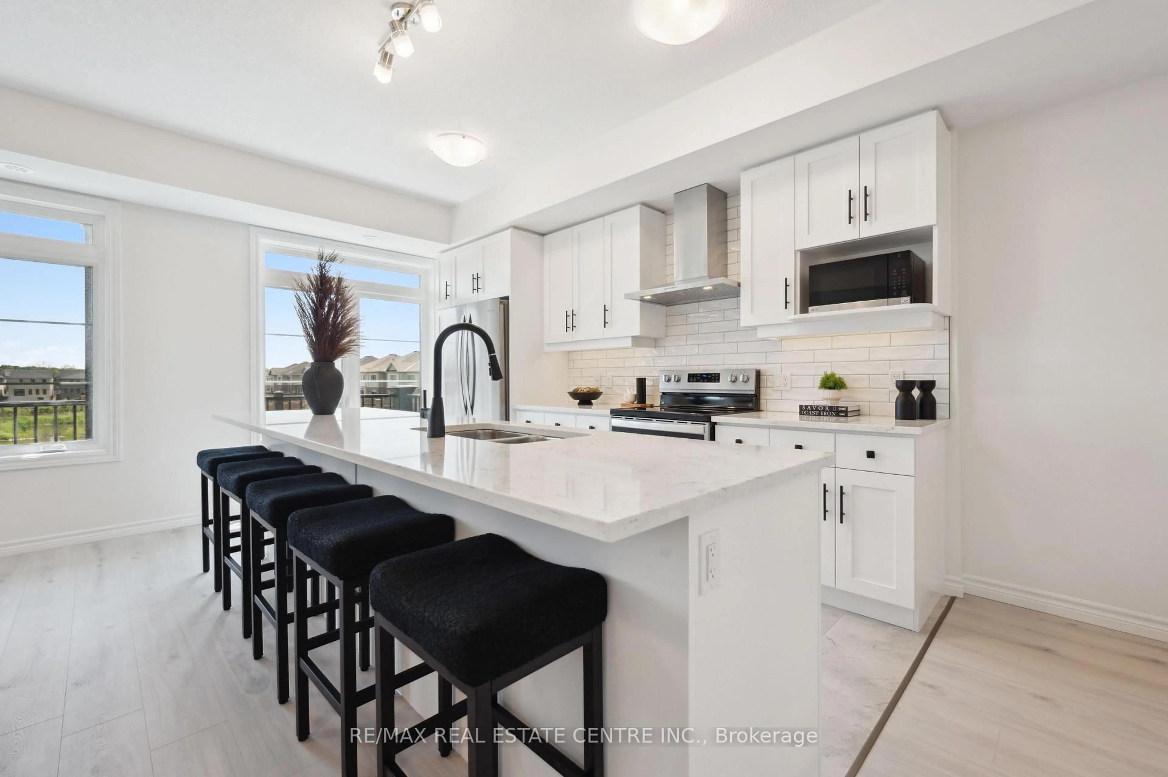 Open concept kitchen, ceramic/tile floor for 66 Lomond Lane, Kitchener Ontario N2R 0T6
