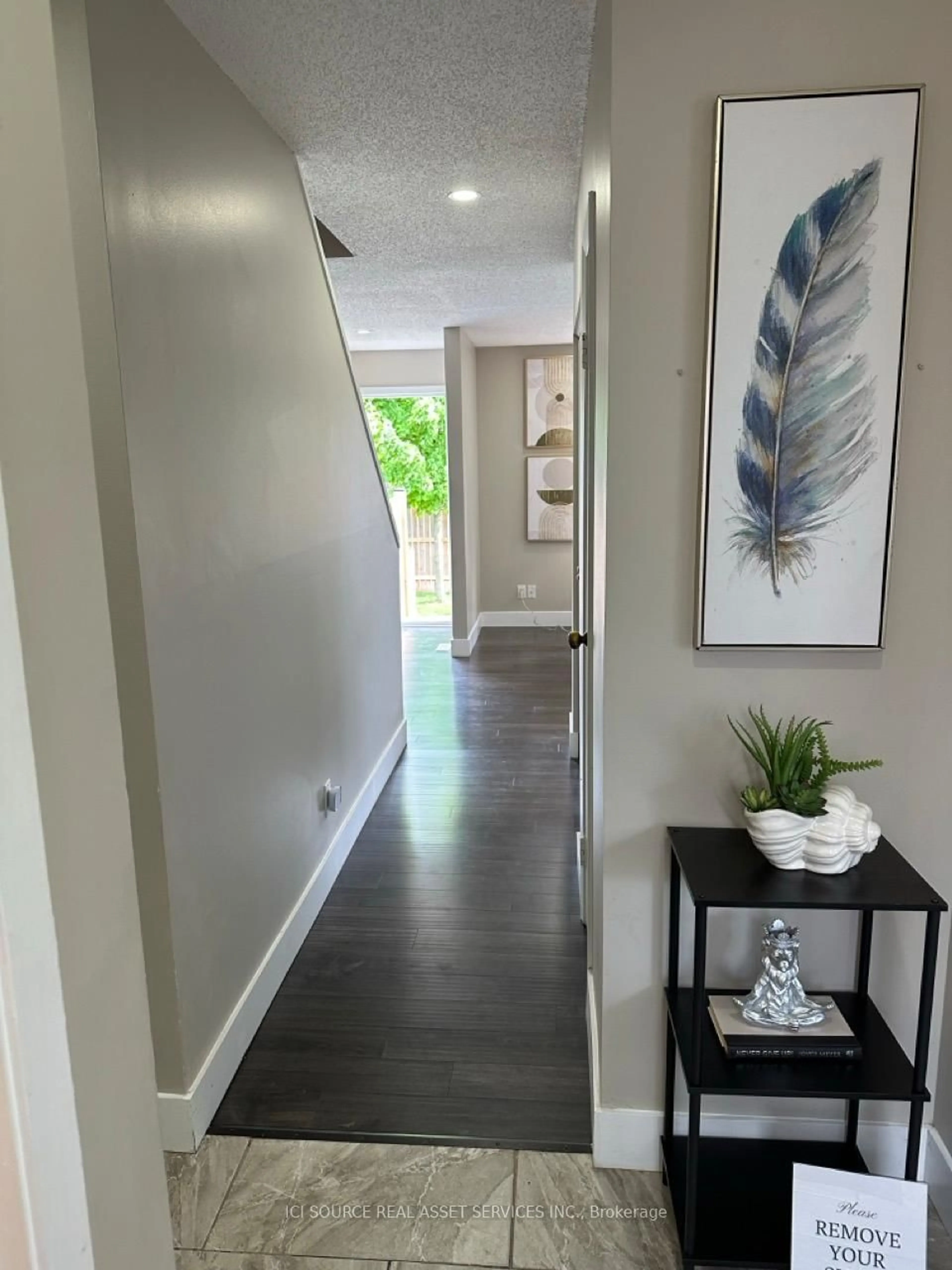 Indoor entryway for 75 Ansondale Rd #16, London South Ontario N6C 5W3