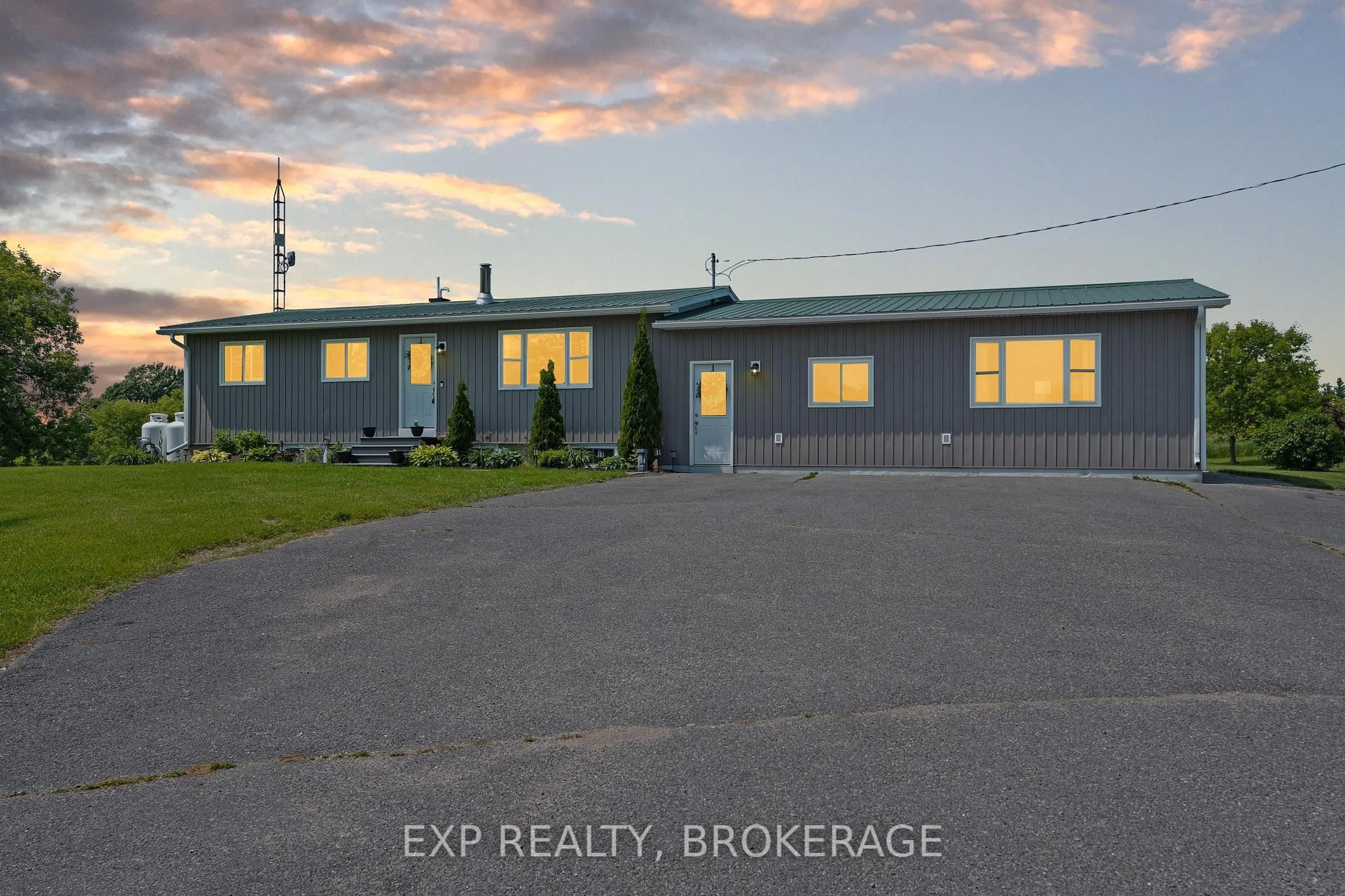 A pic from outside/outdoor area/front of a property/back of a property/a pic from drone, building for 112 SWEETS CORNERS Rd, Leeds and the Thousand Islands Ontario K0E 1N0