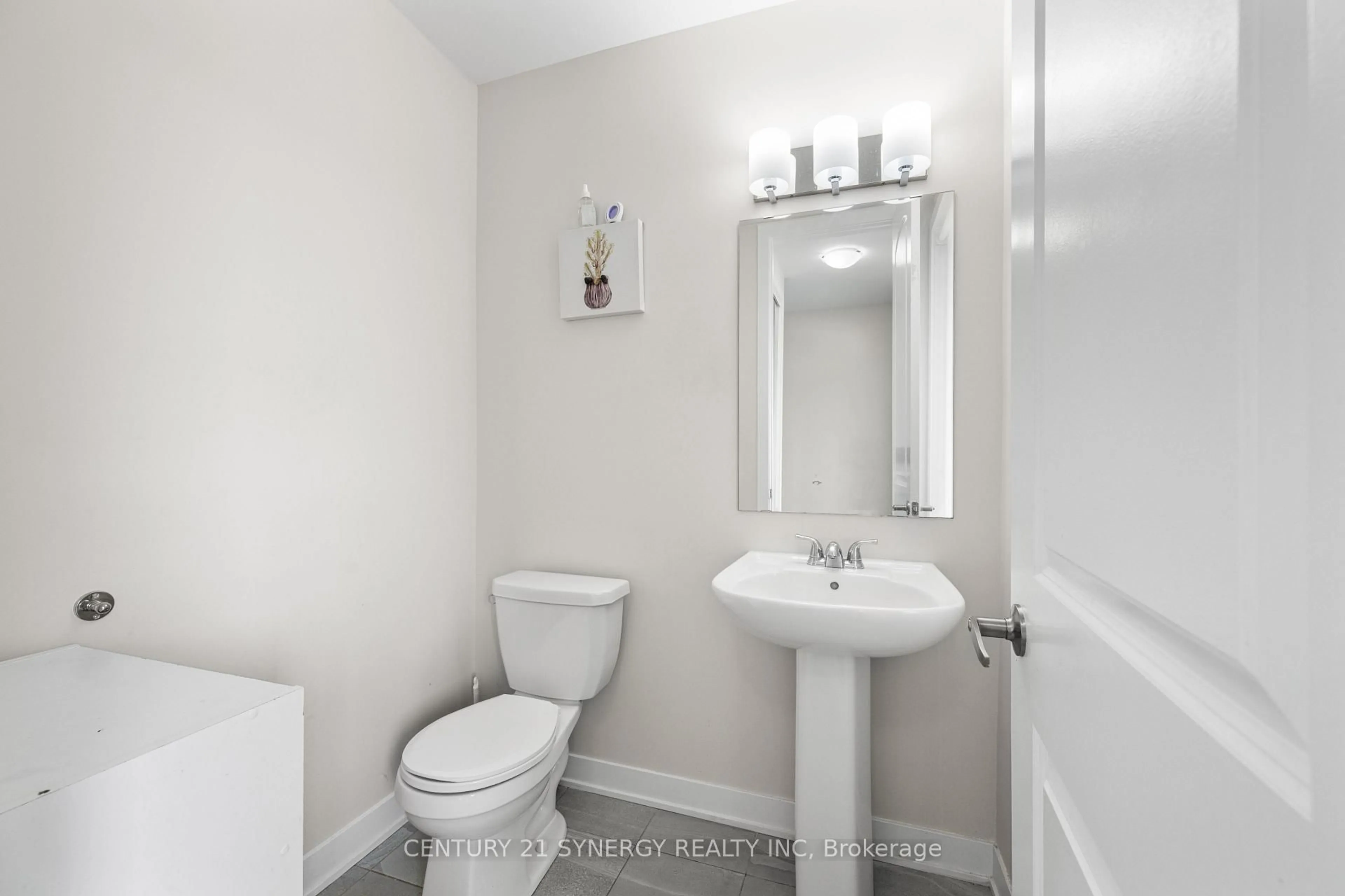 Standard bathroom, unknown for 617 Chillerton Dr, Ottawa Ontario K2J 6X8