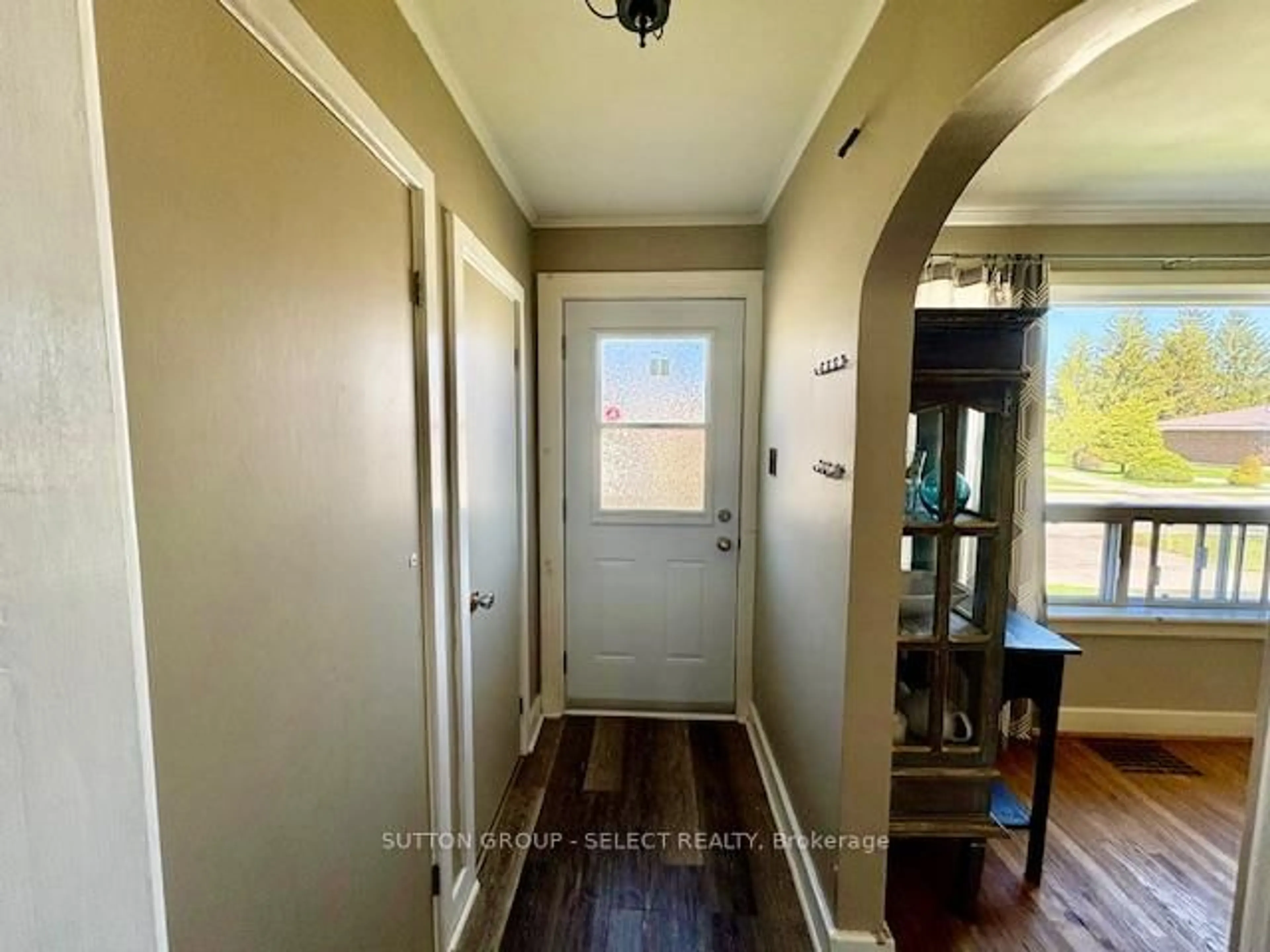 Indoor entryway for 11 Margaret St, Trent Hills Ontario K0L 1L0