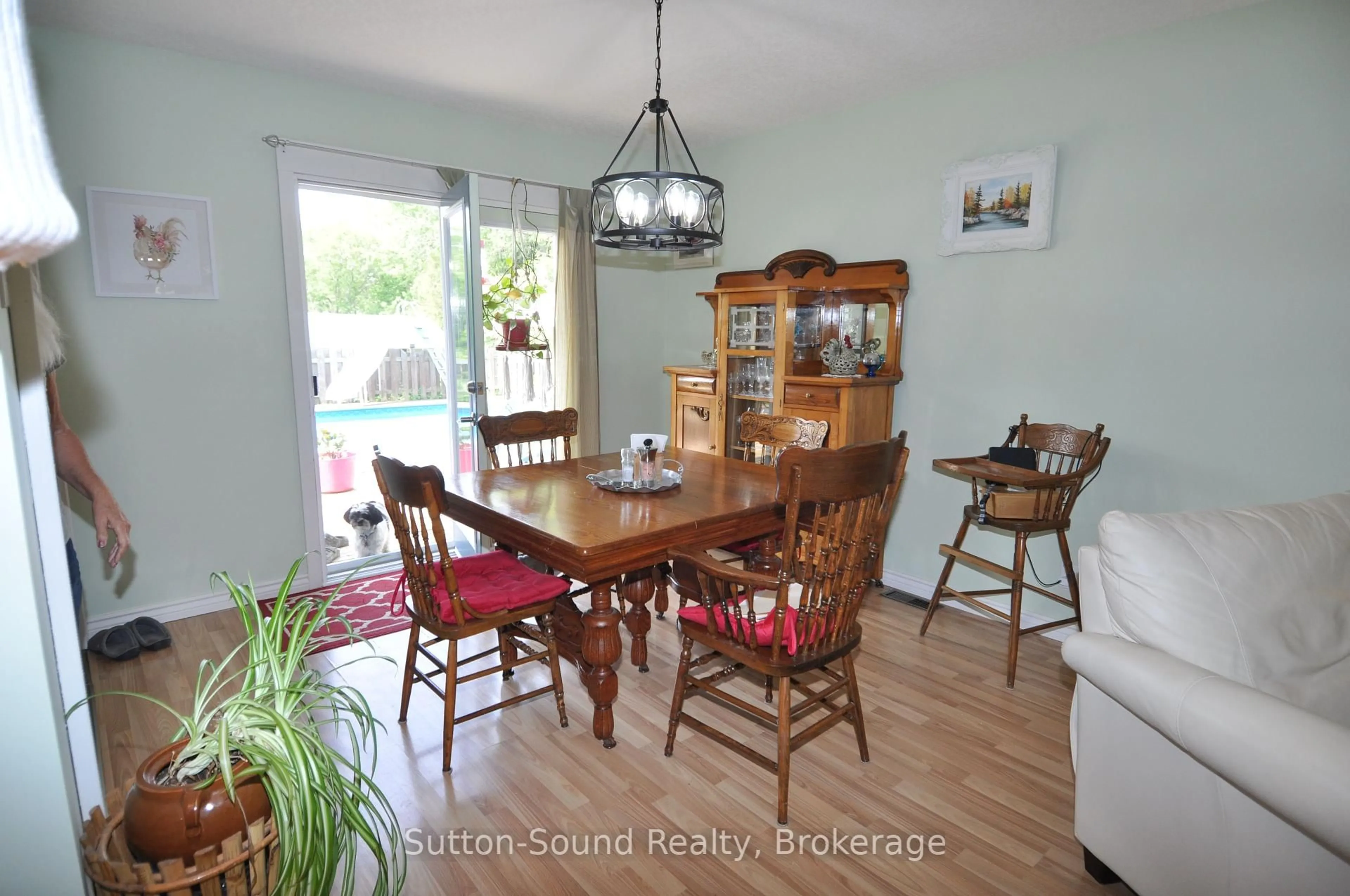 Dining room, wood/laminate floor for 719140 Highway 6 Highway, Georgian Bluffs Ontario N0H 2K0