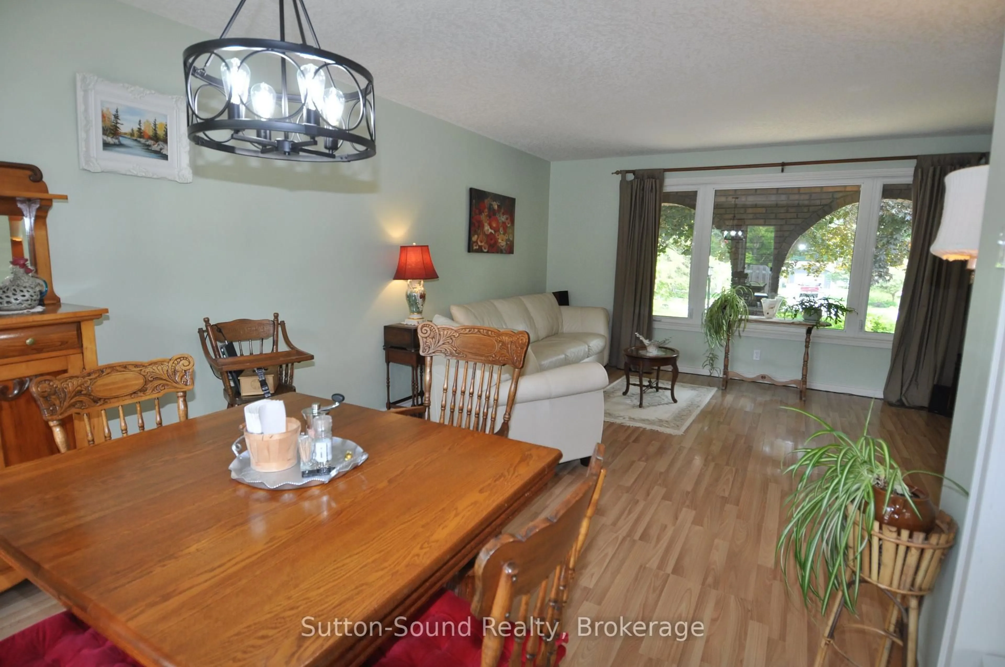 Dining room, wood/laminate floor for 719140 Highway 6 Highway, Georgian Bluffs Ontario N0H 2K0