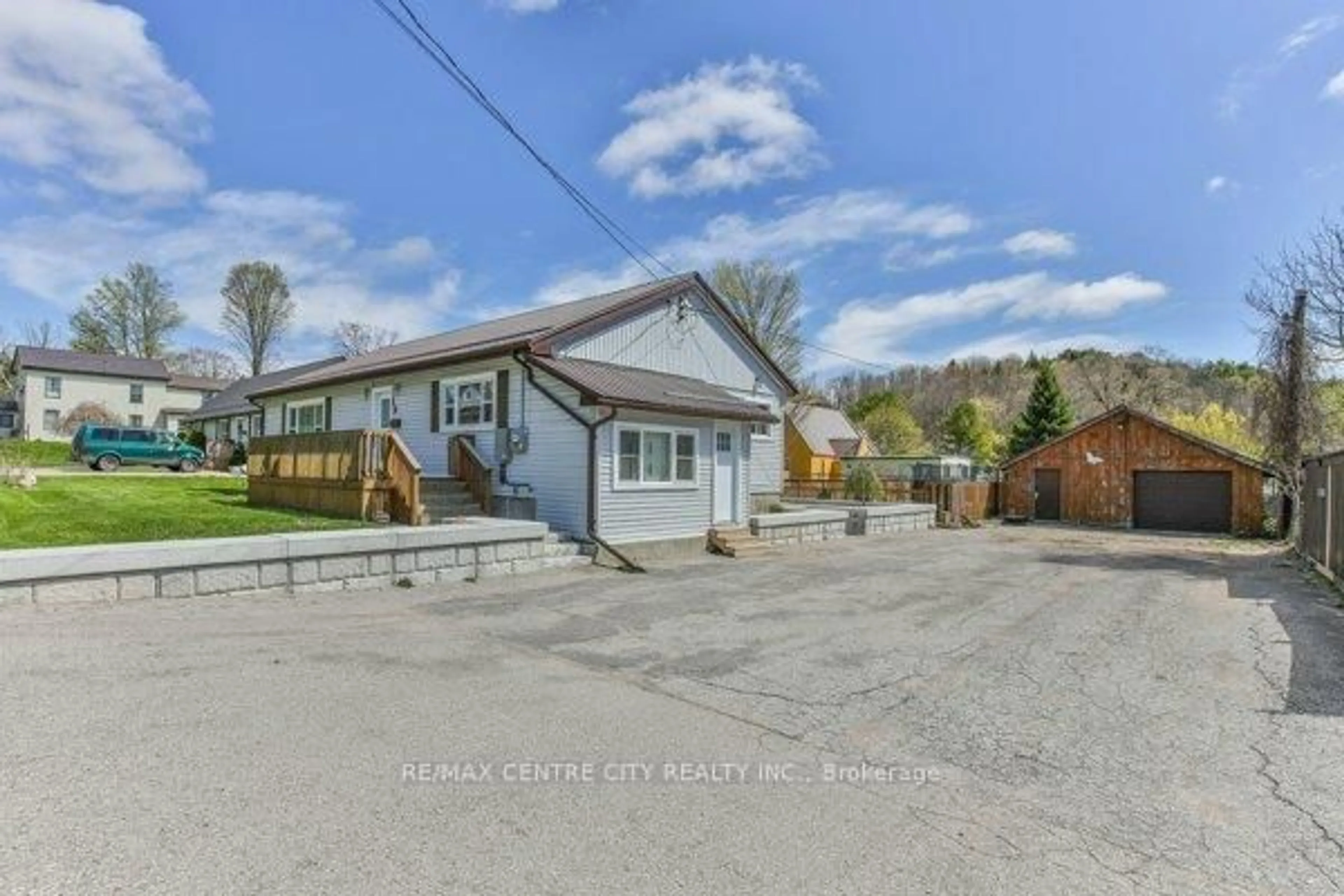 A pic from outside/outdoor area/front of a property/back of a property/a pic from drone, street for 10 Elm St, Bayham Ontario N0J 1Z0