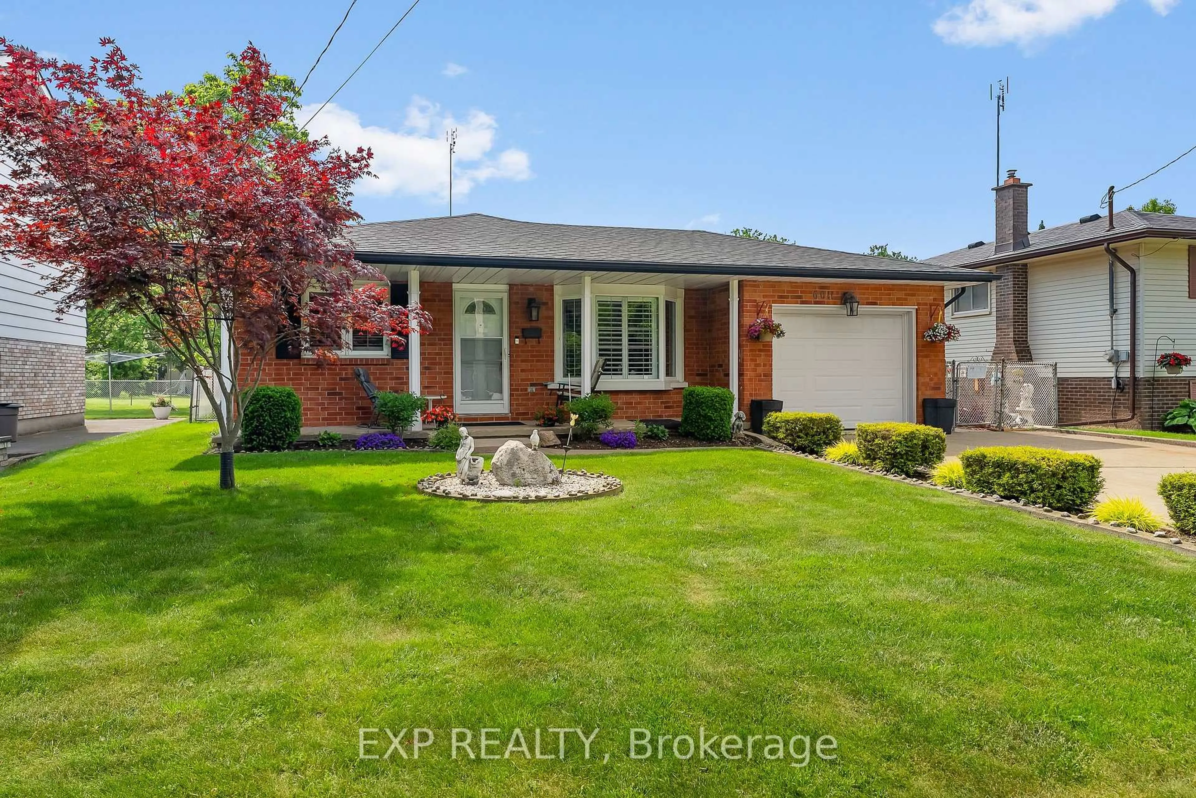 Home with brick exterior material, street for 6011 Pitton Rd, Niagara Falls Ontario L2H 1S2