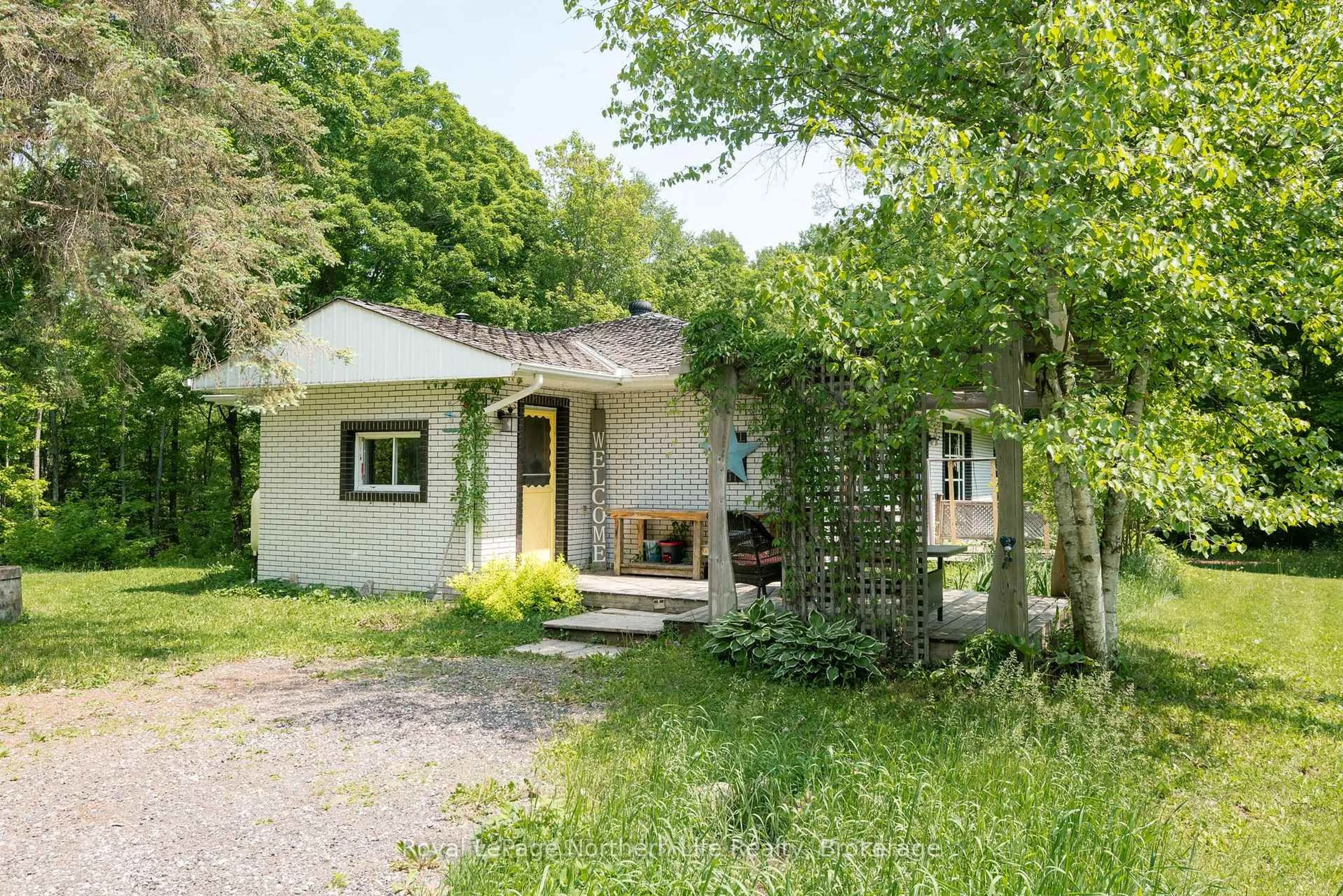 Unknown for 1 Grand Desert Rd, Bonfield Ontario P0H 1E0