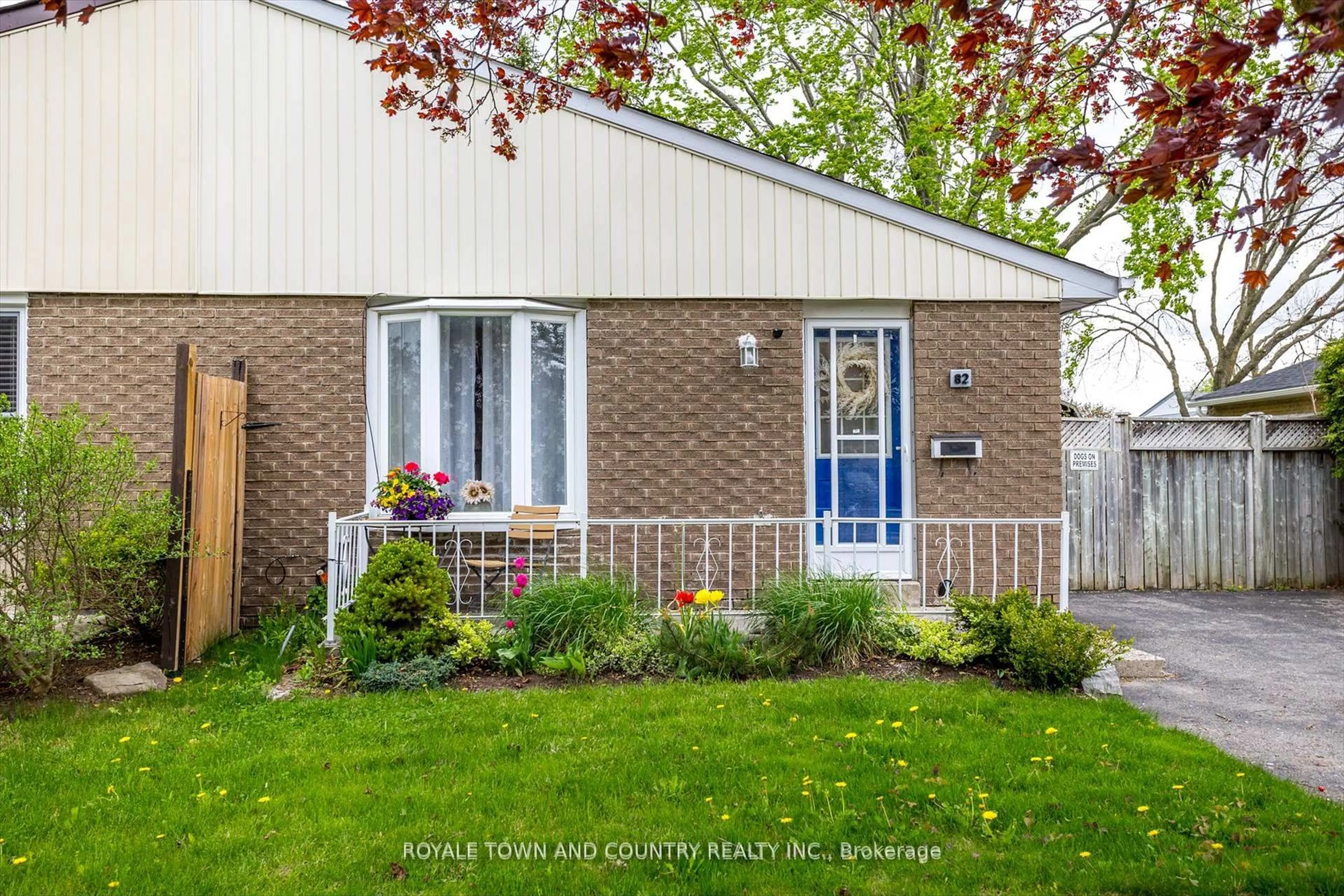 Home with brick exterior material, street for 82 Orchard Park Rd, Kawartha Lakes Ontario K9V 4V9