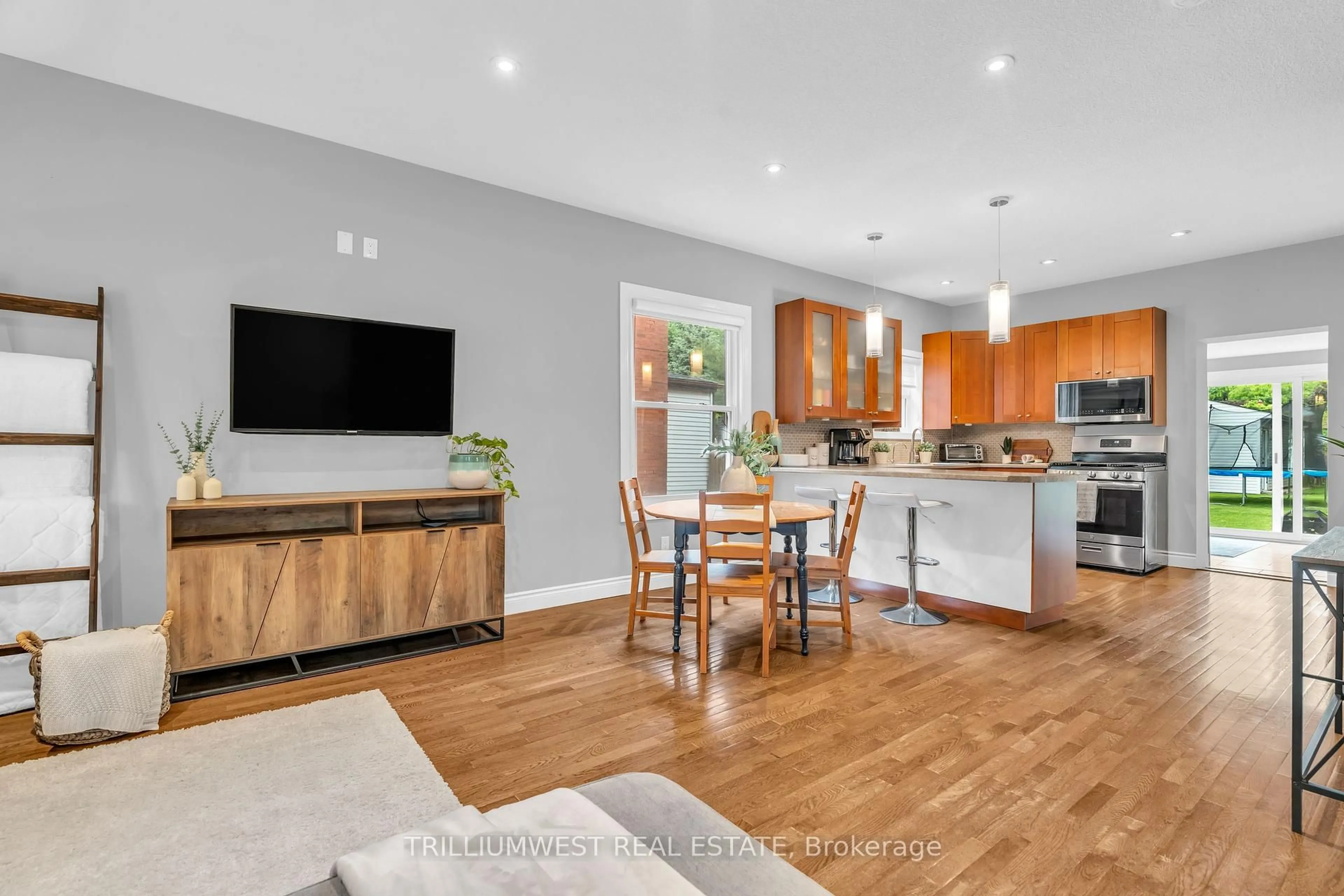 Open concept kitchen, wood/laminate floor for 59 Lowell St, Cambridge Ontario N1R 5E2