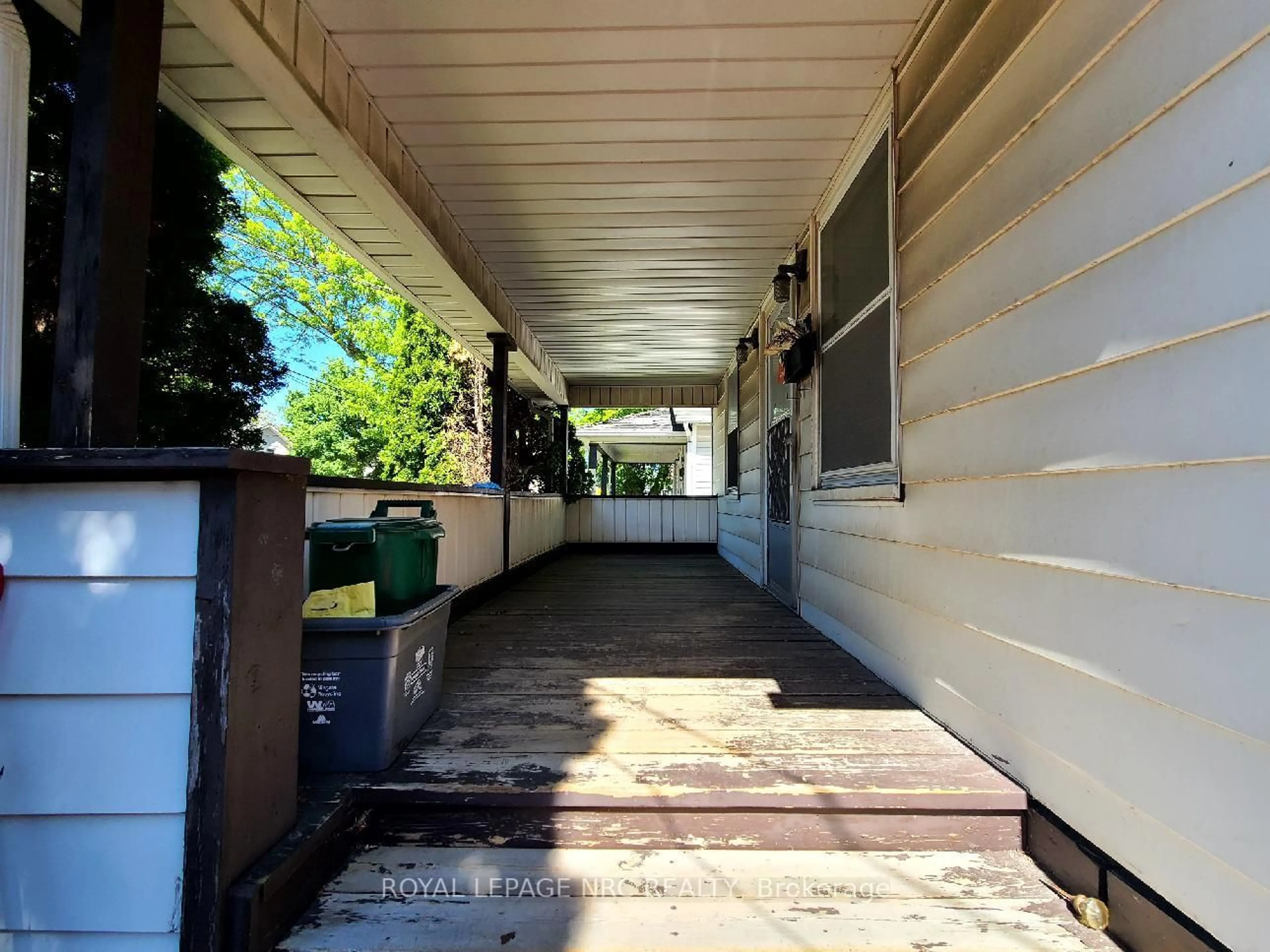 Unknown for 106 Carlton St, St. Catharines Ontario L2R 1R3