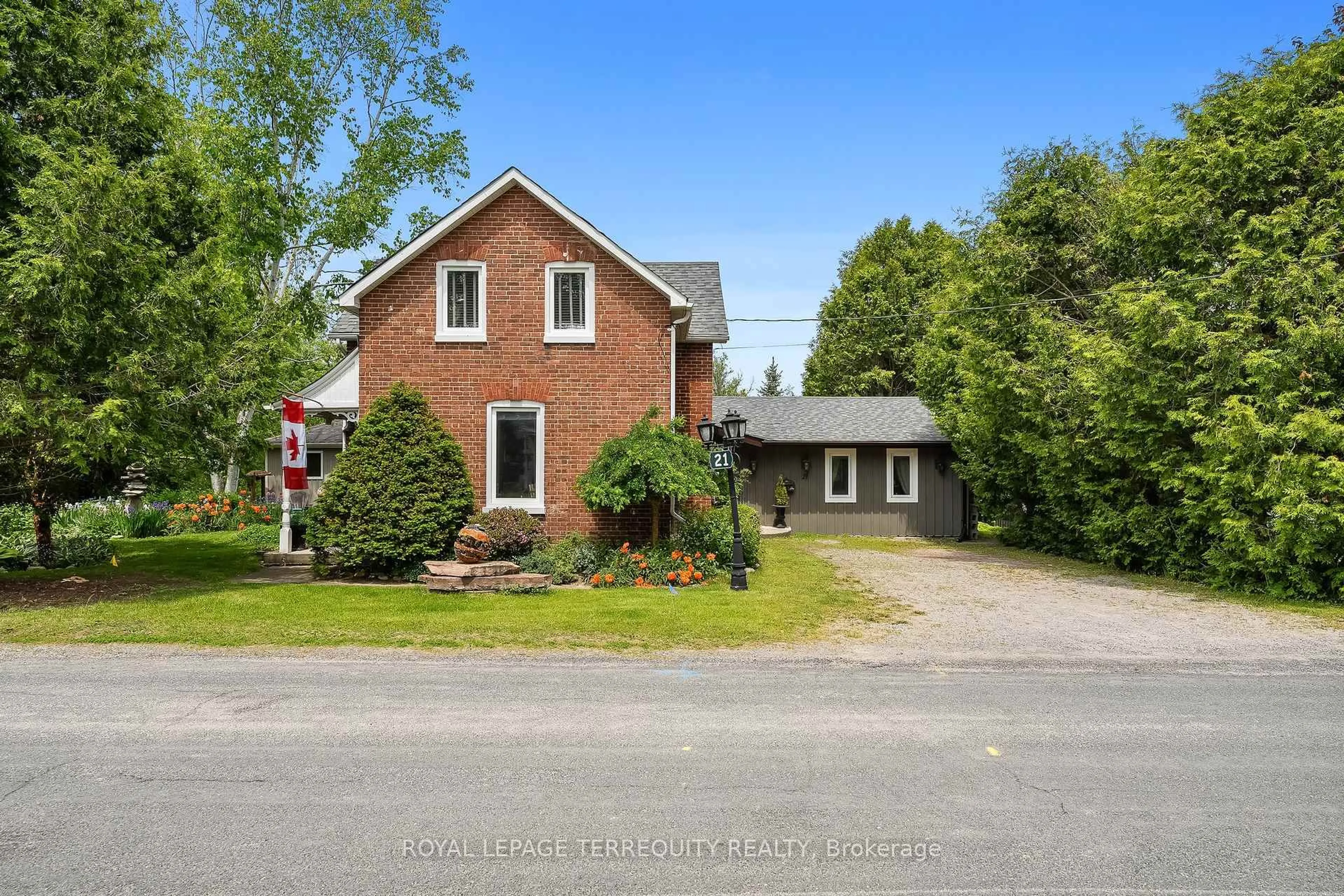 A pic from outside/outdoor area/front of a property/back of a property/a pic from drone, street for 21 Concession St, Trent Hills Ontario K0K 3K0