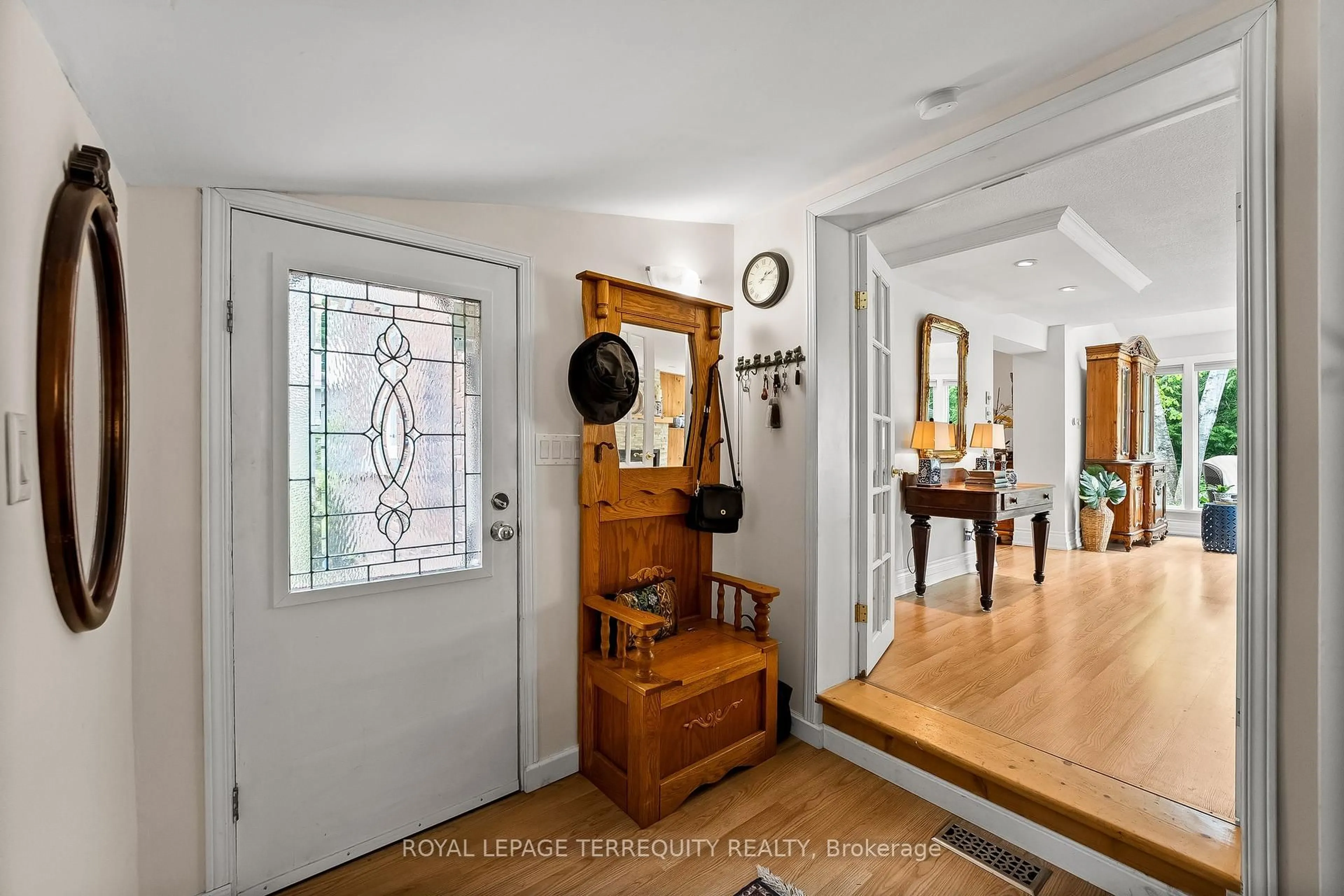 Indoor entryway for 21 Concession St, Trent Hills Ontario K0K 3K0