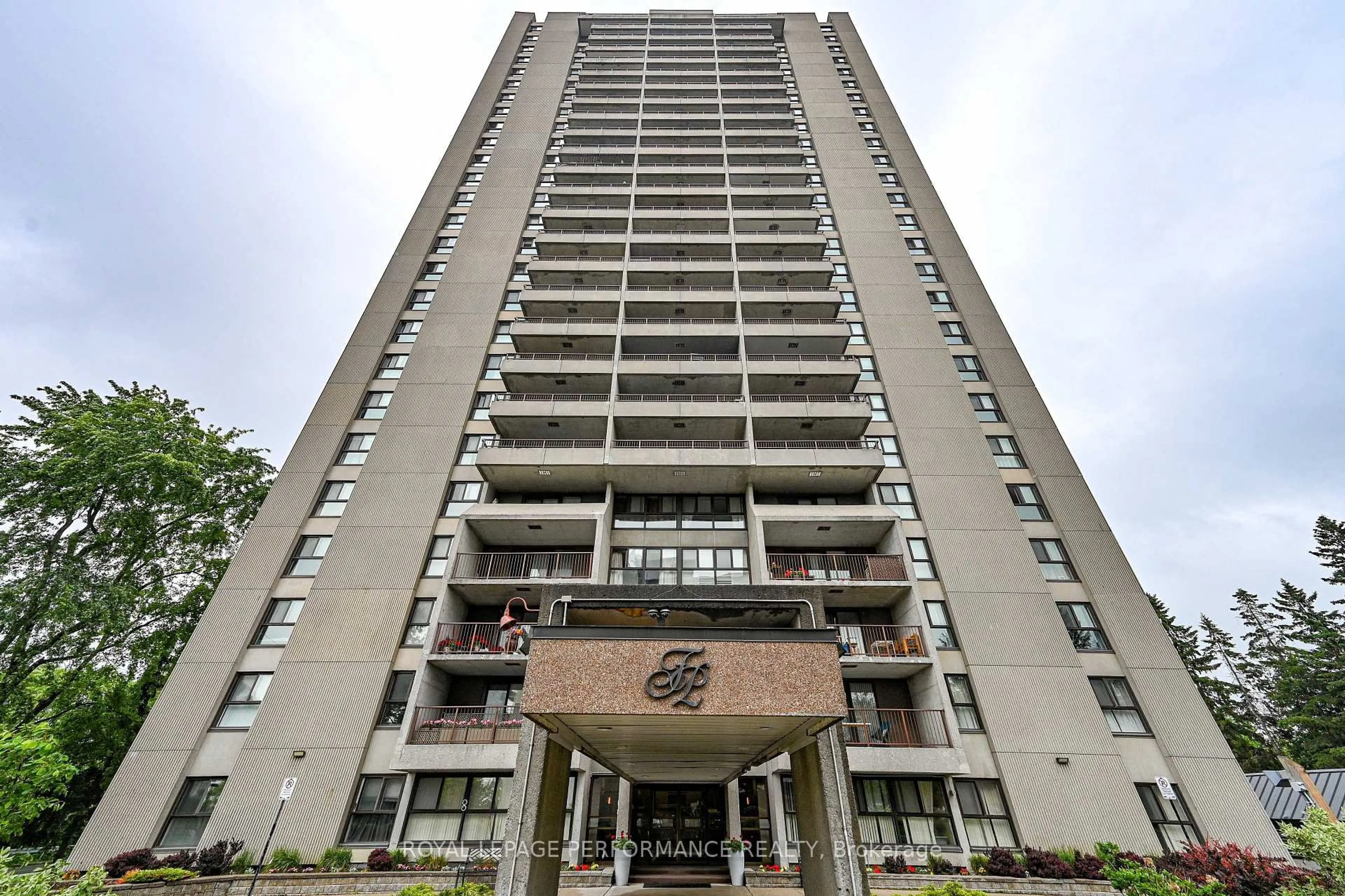 Indoor foyer for 1785 Frobisher Lane #1007, Ottawa Ontario K1G 3T7
