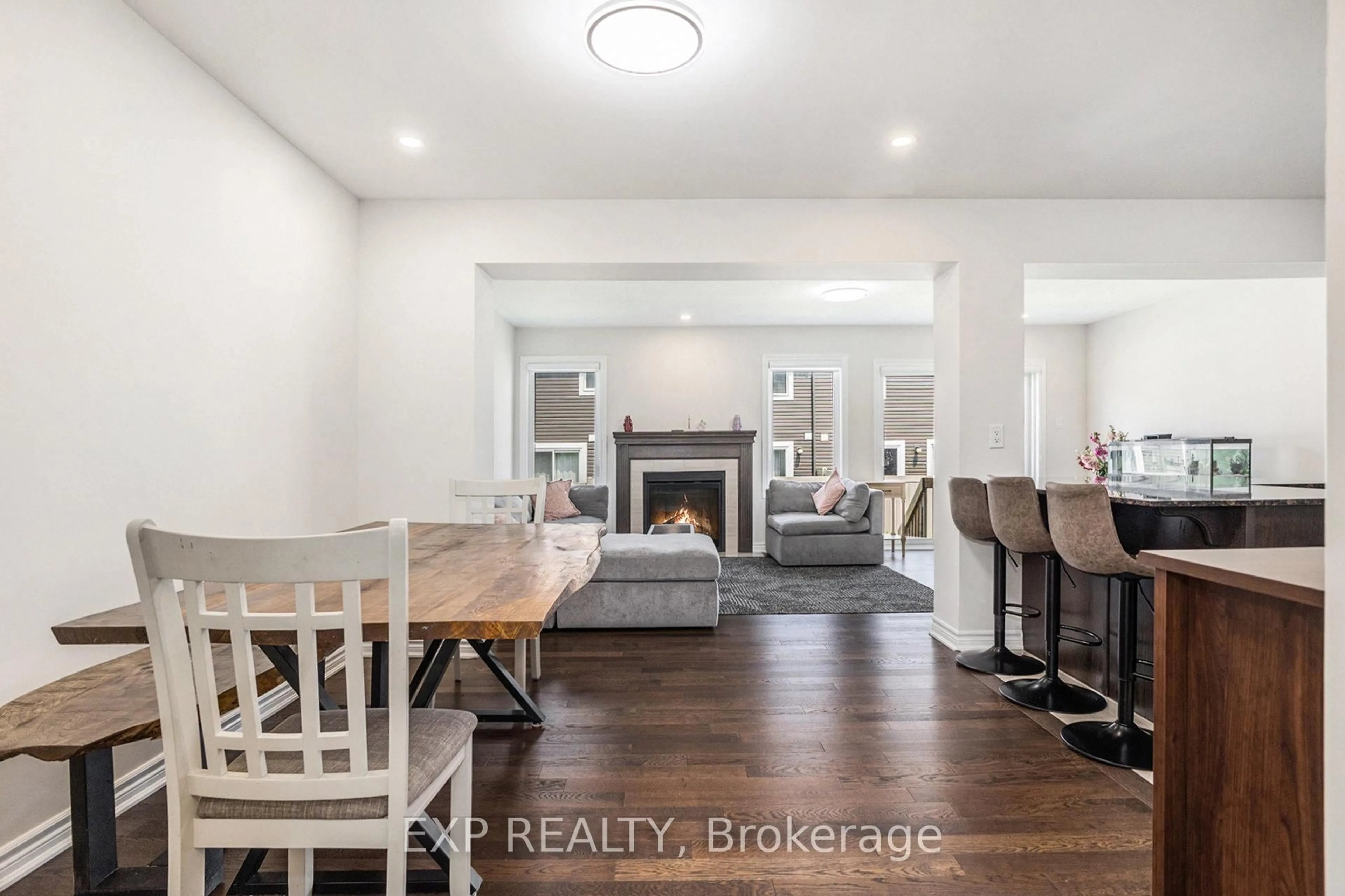 Unknown for 552 Roundleaf Way, Ottawa Ontario K2V 0K3