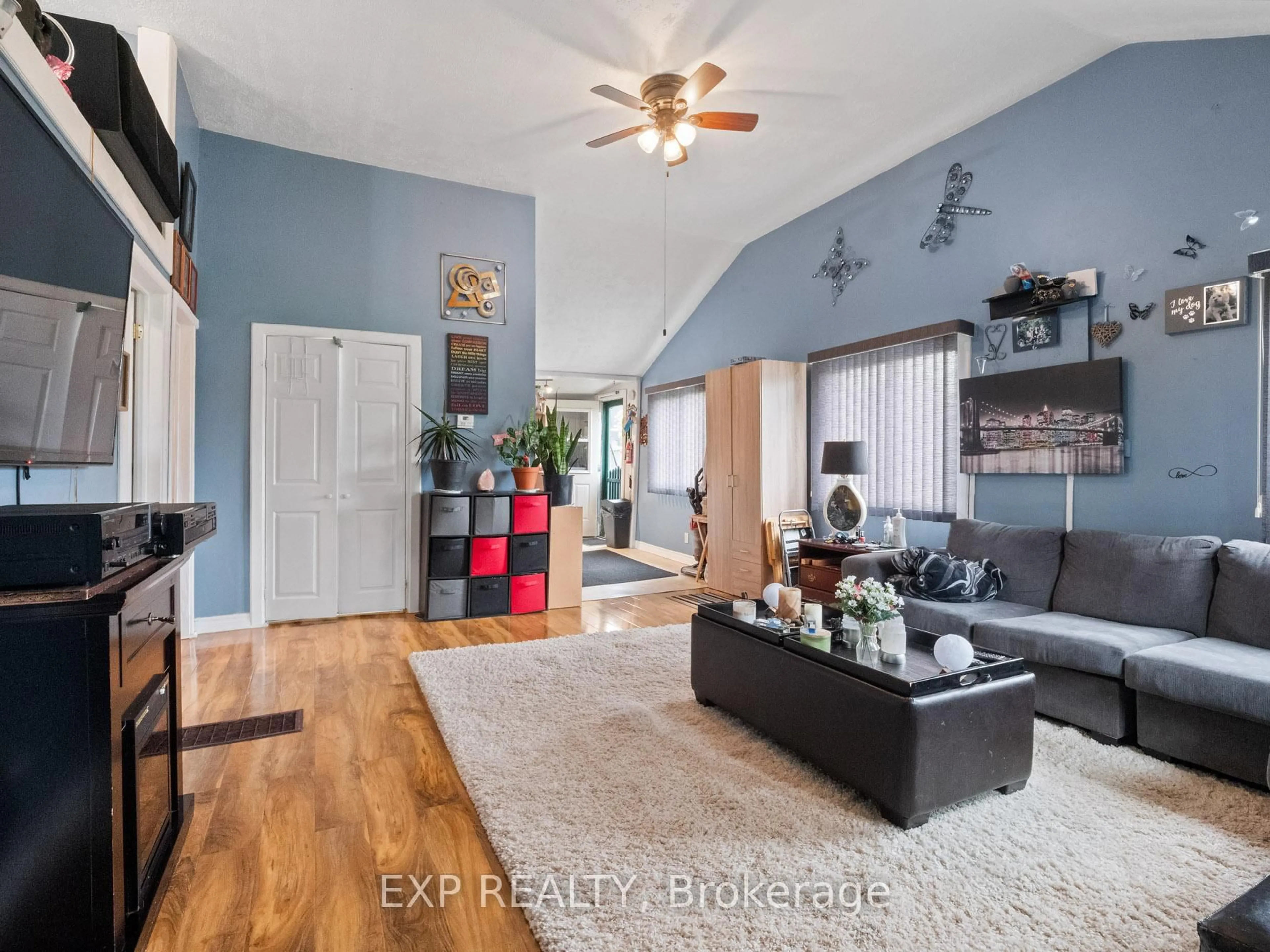 Living room with furniture, unknown for 3852 Brunswick Ave, Fort Erie Ontario L0S 1B0