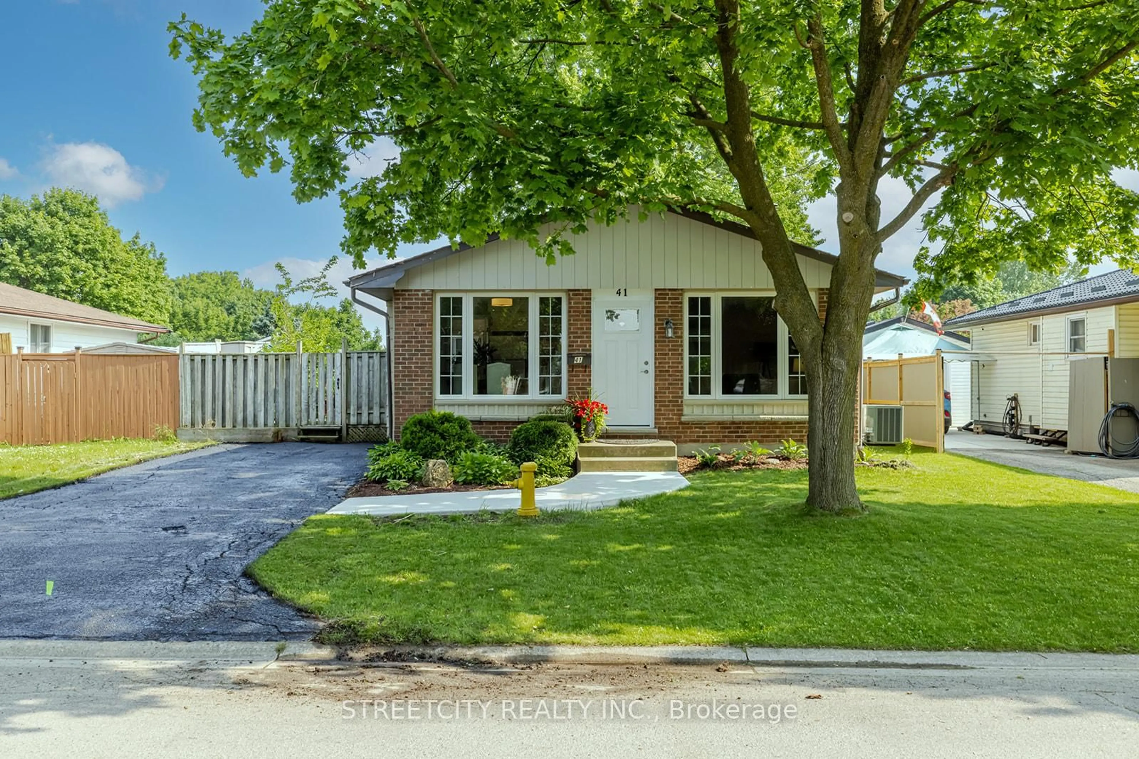 Unknown for 41 Fennell Cres, London South Ontario N6E 2E2