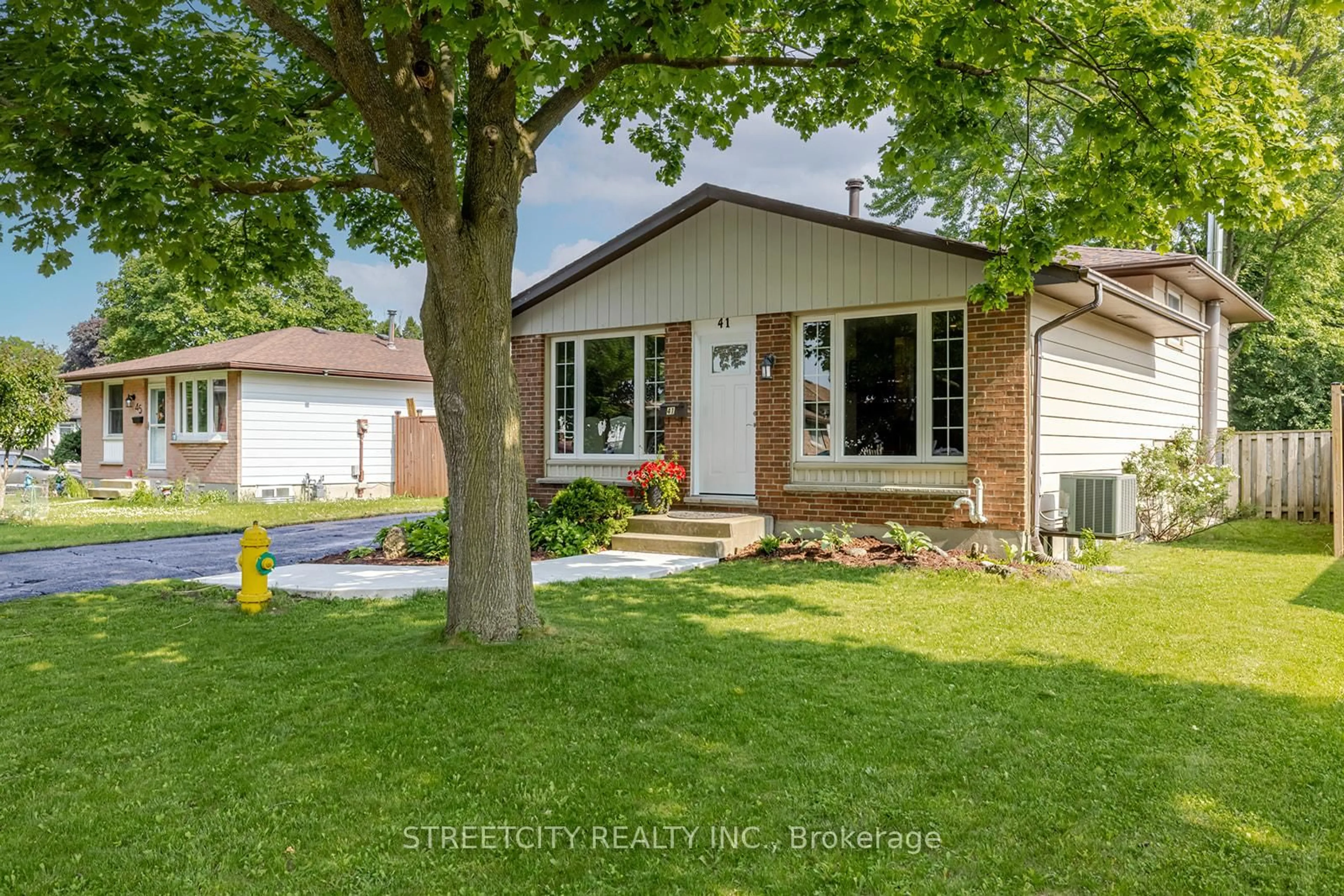Unknown for 41 Fennell Cres, London South Ontario N6E 2E2