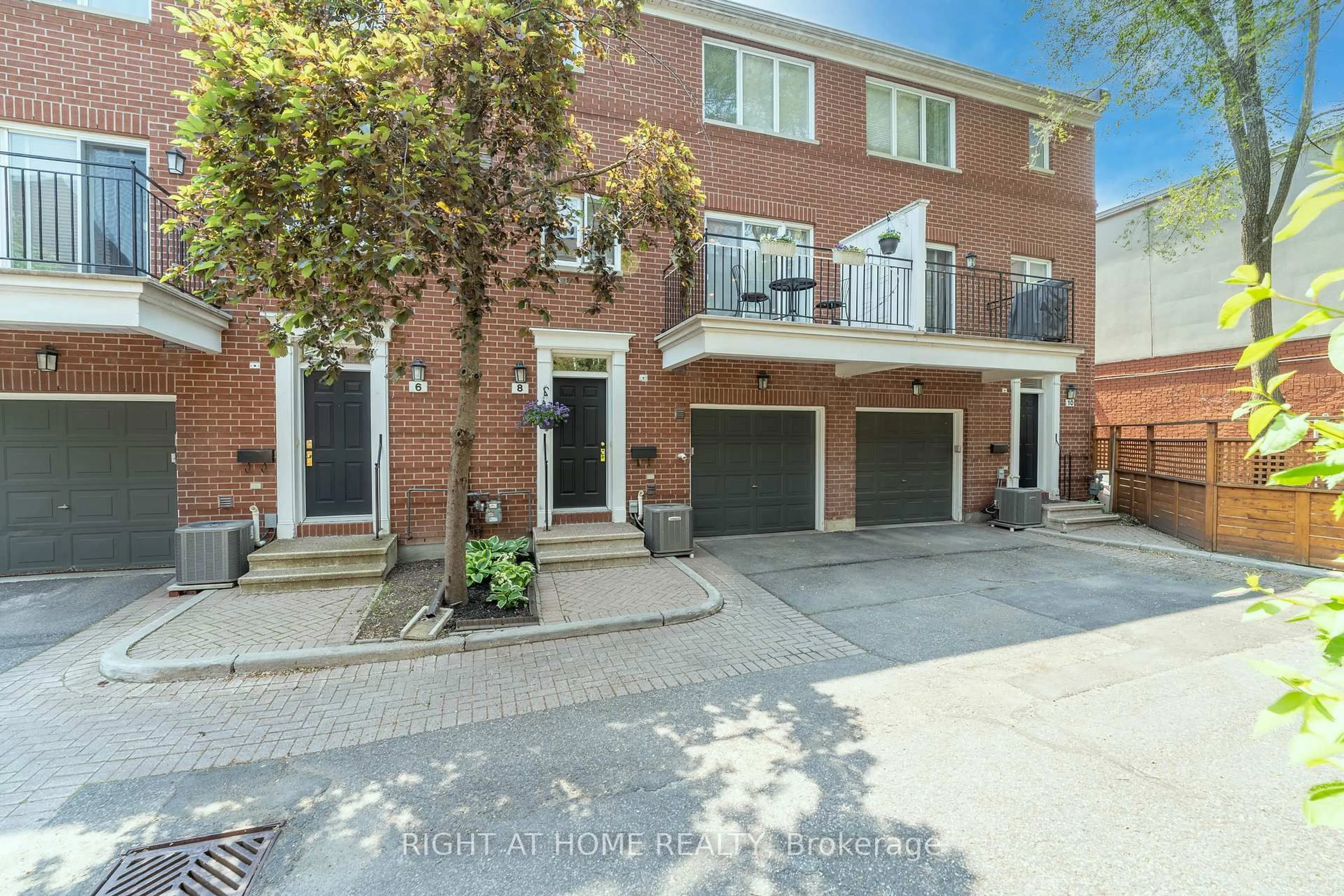 A pic from outside/outdoor area/front of a property/back of a property/a pic from drone, street for 8 Turgeon Private, Ottawa Ontario K1N 1G3