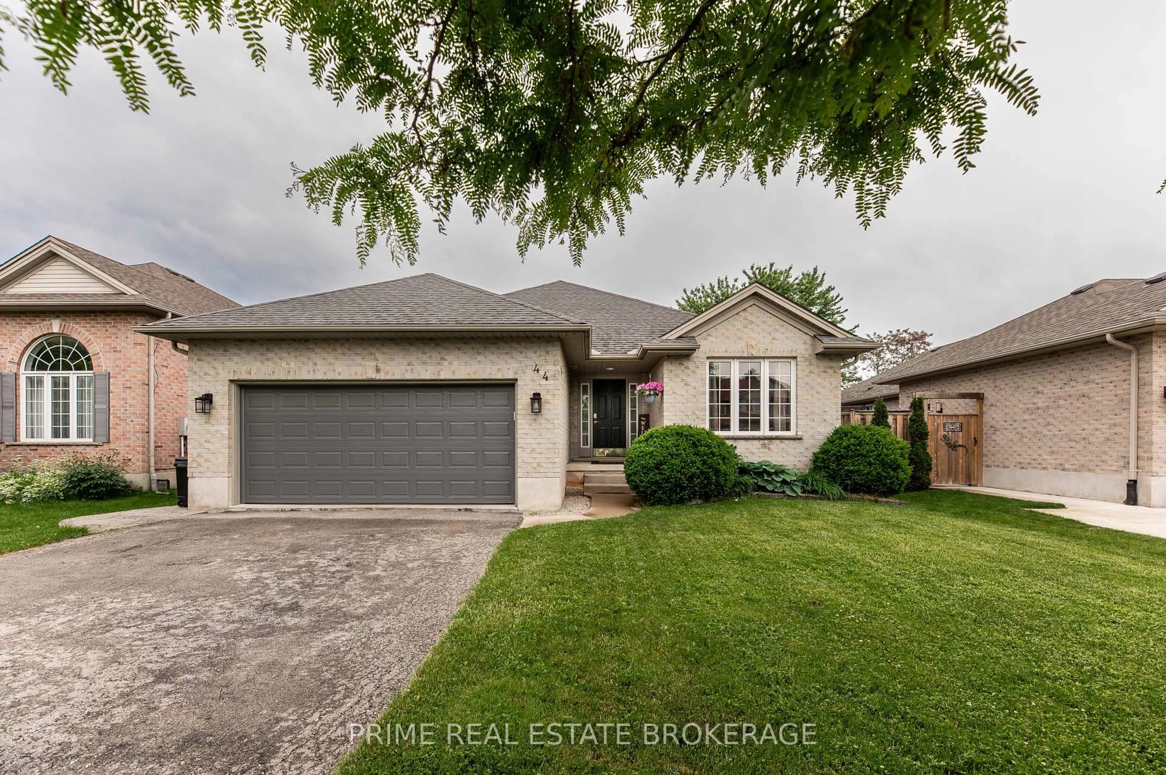 Home with brick exterior material, street for 44 Riverbank Dr, St. Thomas Ontario N5P 4M8