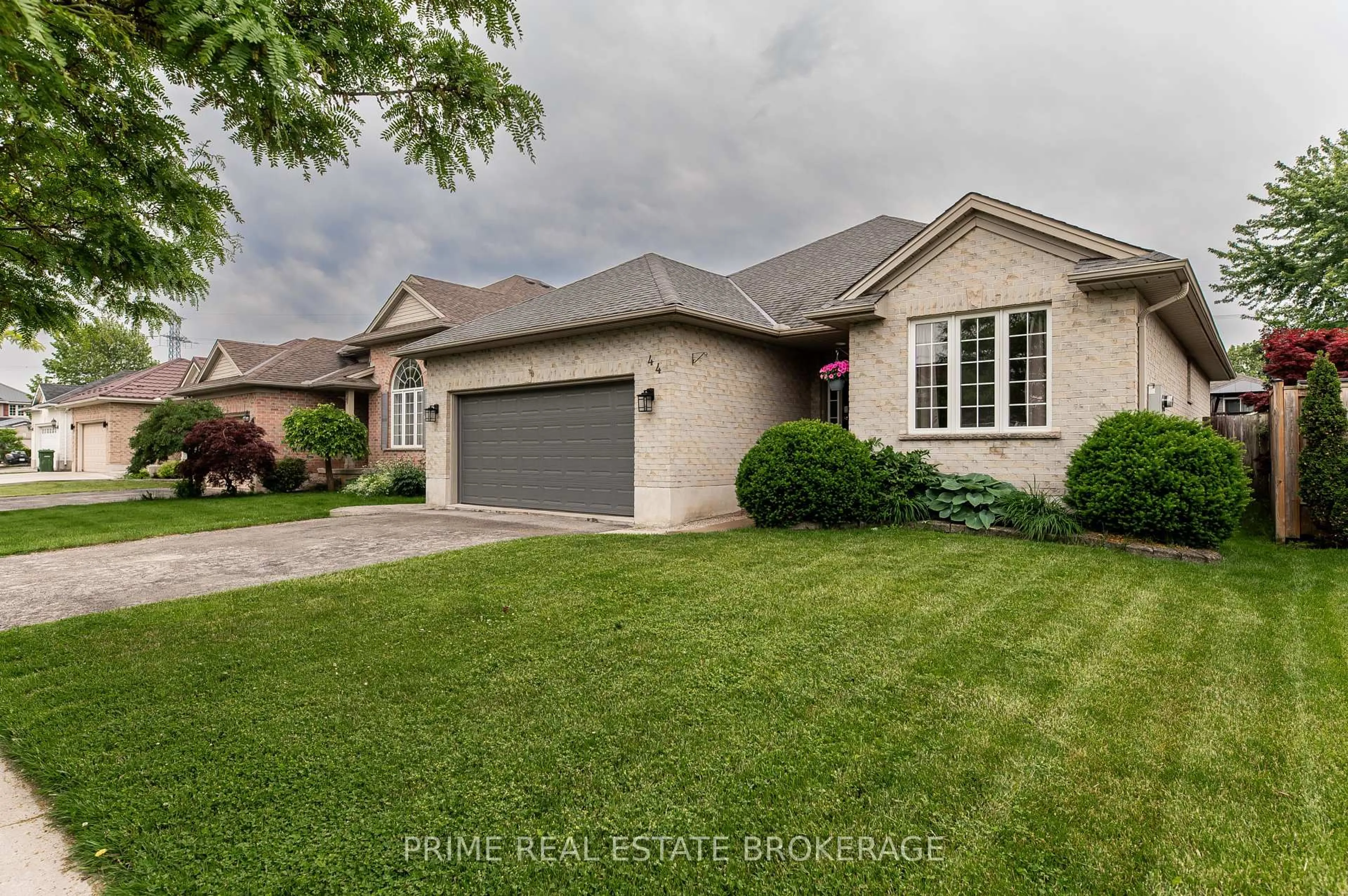 Home with brick exterior material, street for 44 Riverbank Dr, St. Thomas Ontario N5P 4M8