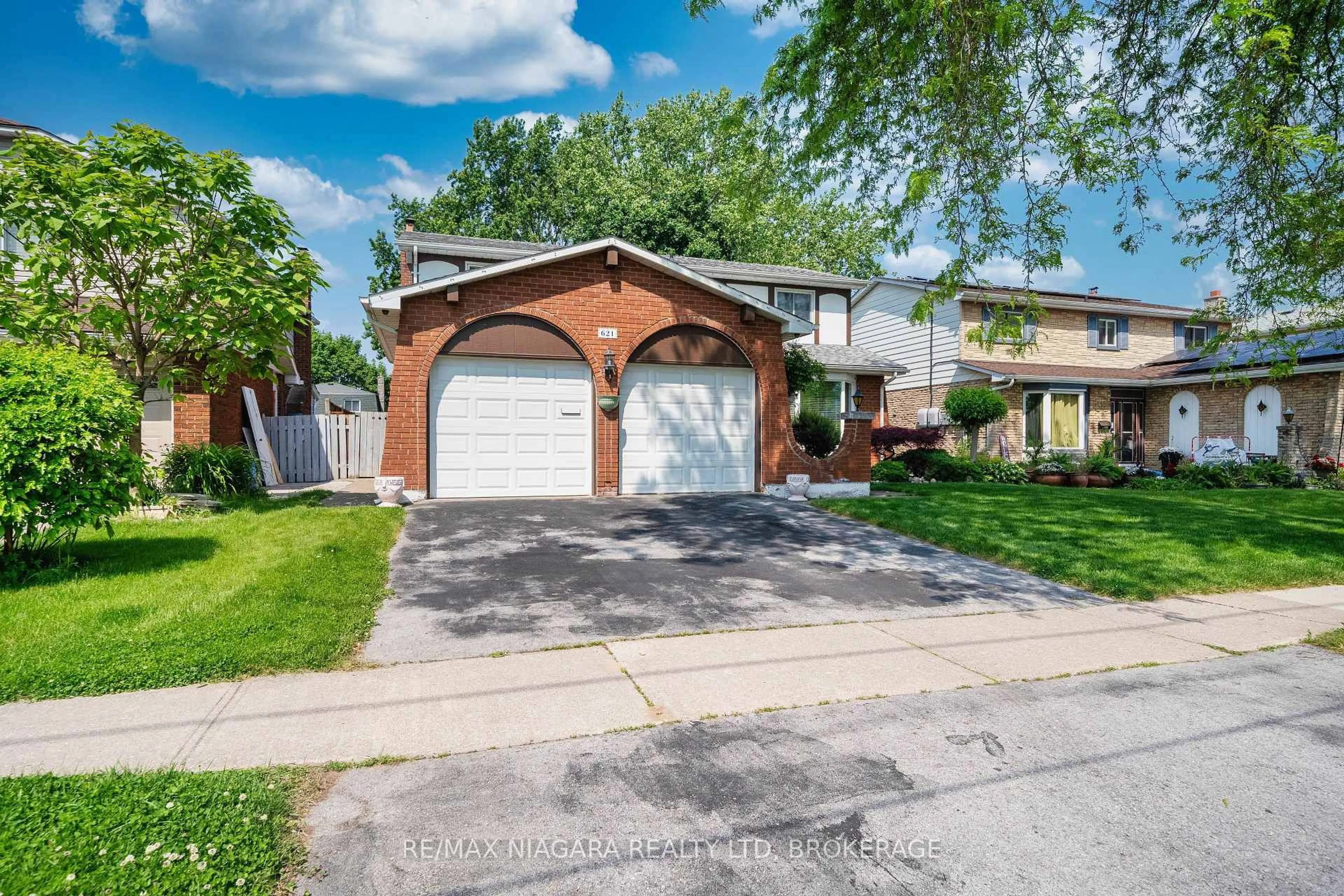Unknown for 621 Lake St, St. Catharines Ontario L2N 6H4