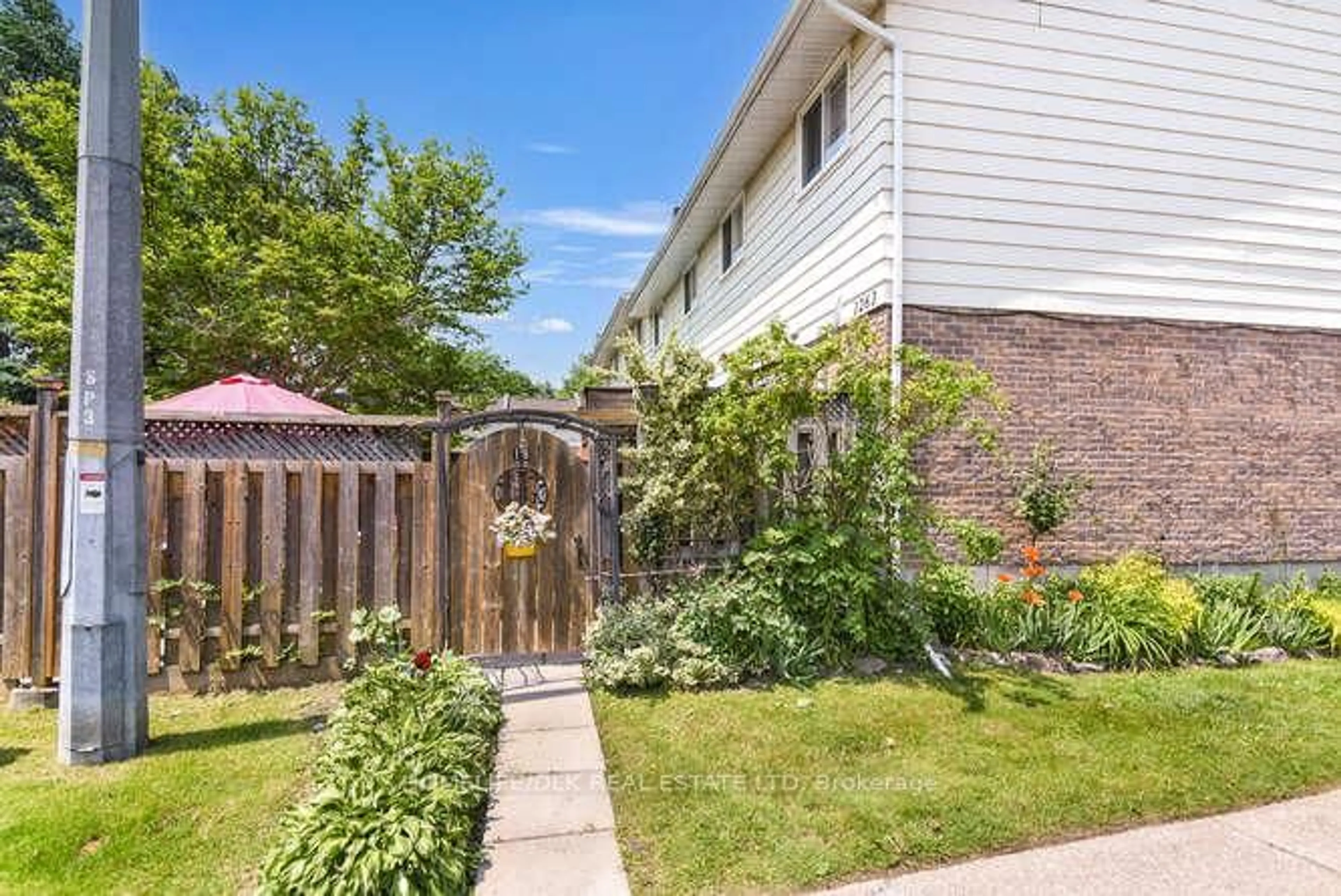 Patio, street for 1263 Millwood Ave #18, Brockville Ontario K6V 6J4