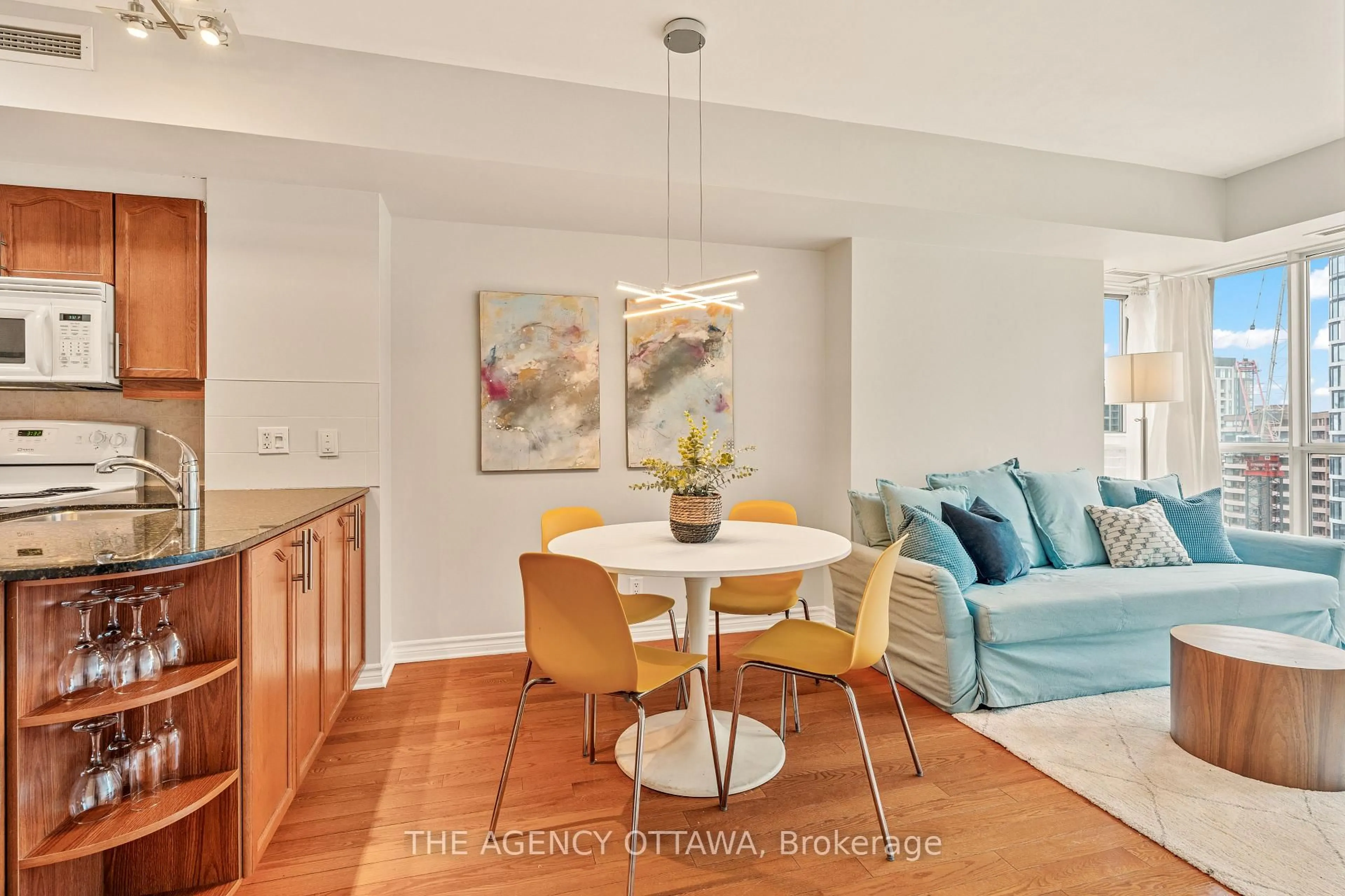 Unknown for 445 Laurier Ave #1403, Ottawa Ontario K1N 6R4