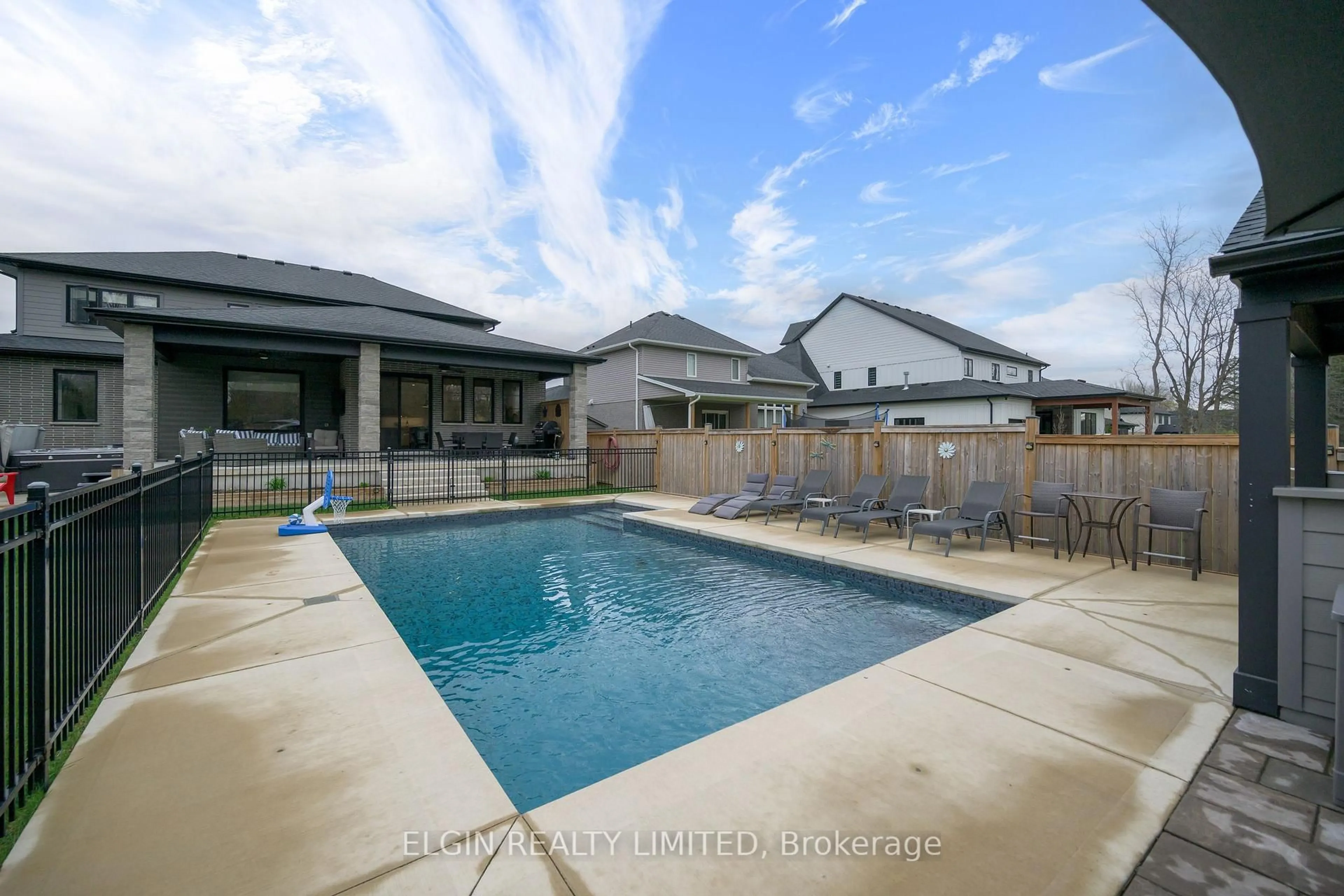 Pool for 107 OPTIMIST Dr, Southwold Ontario N5P 0G2