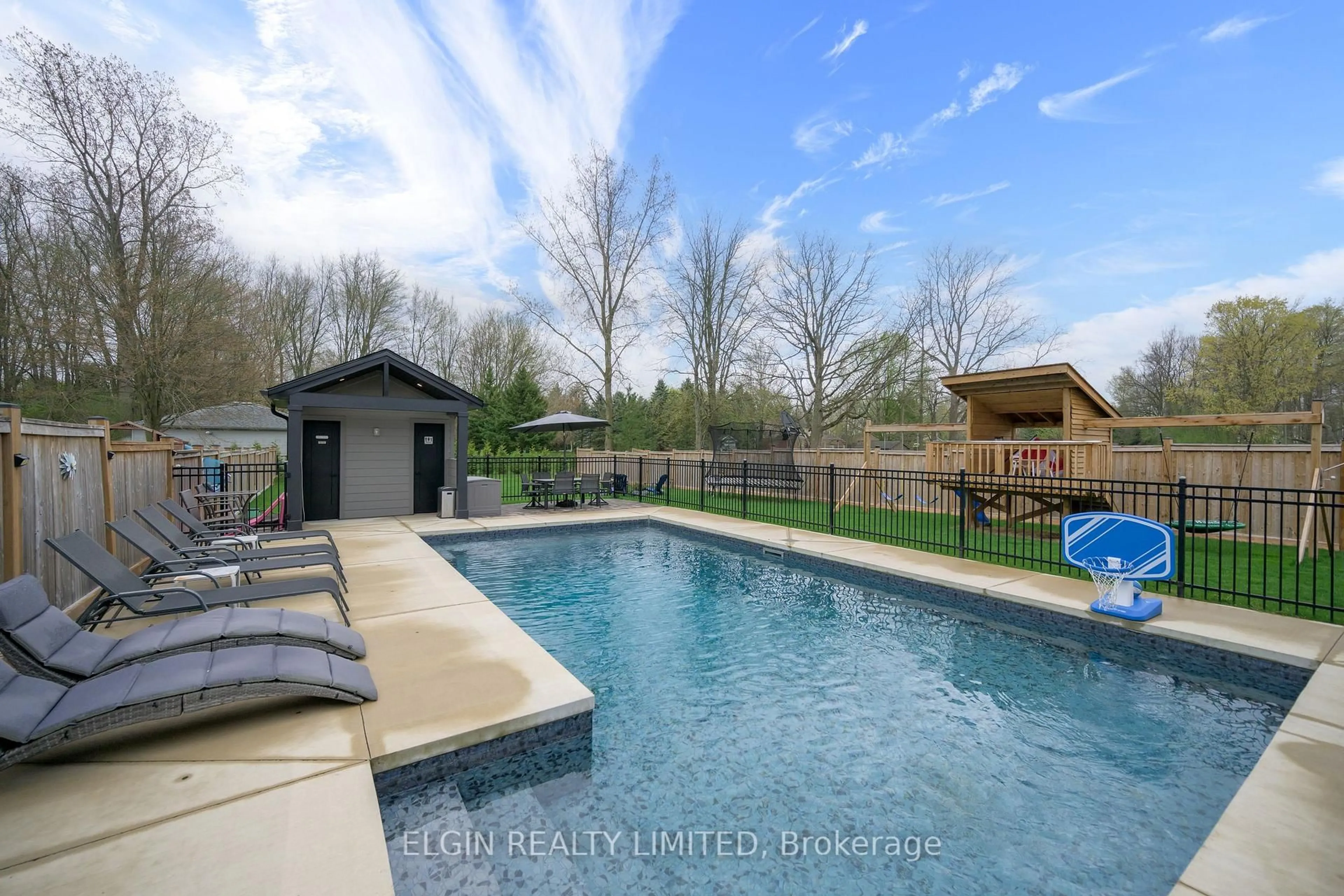 Pool for 107 OPTIMIST Dr, Southwold Ontario N5P 0G2