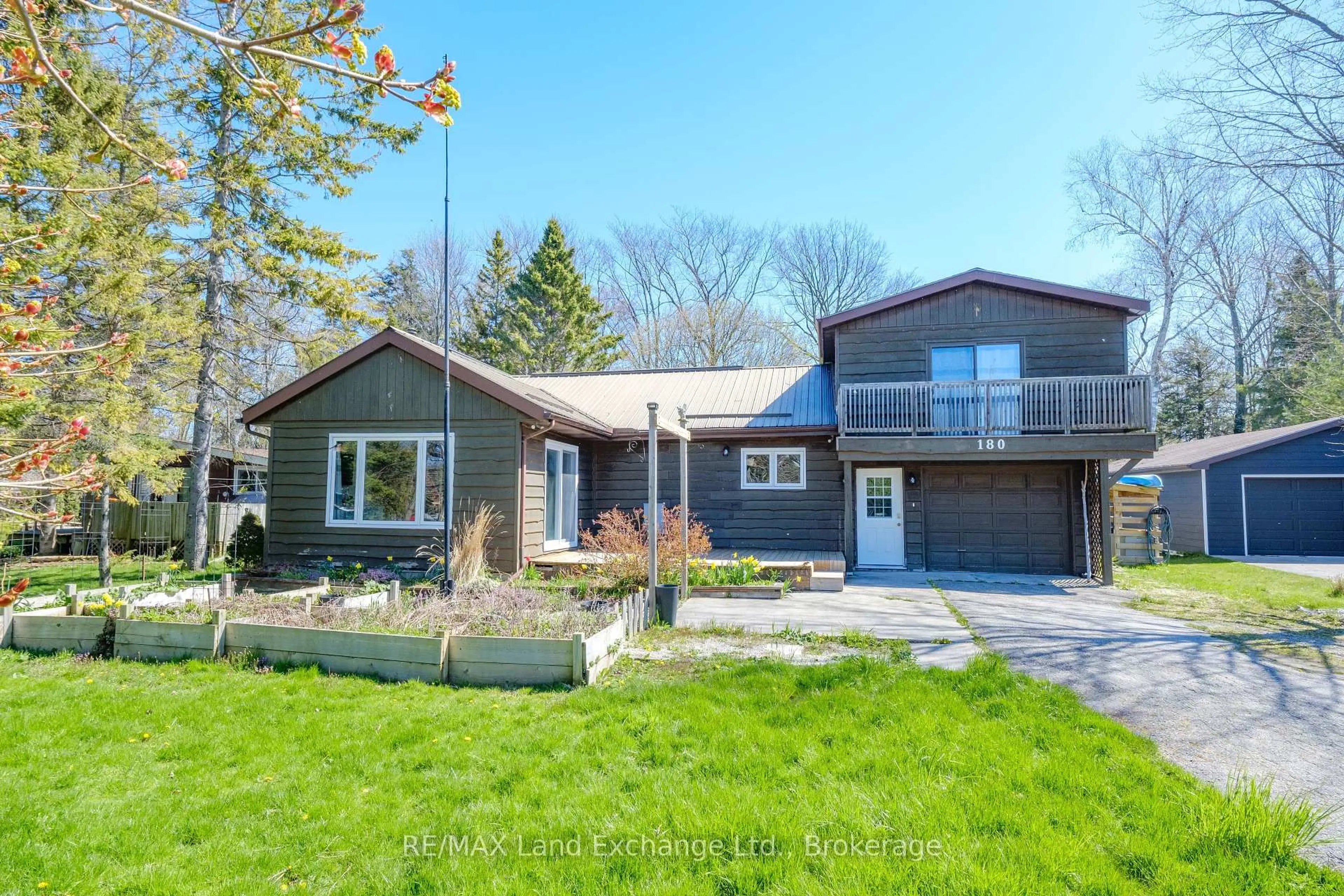 Unknown for 180 Huron Rd, Huron-Kinloss Ontario N2Z 2X3