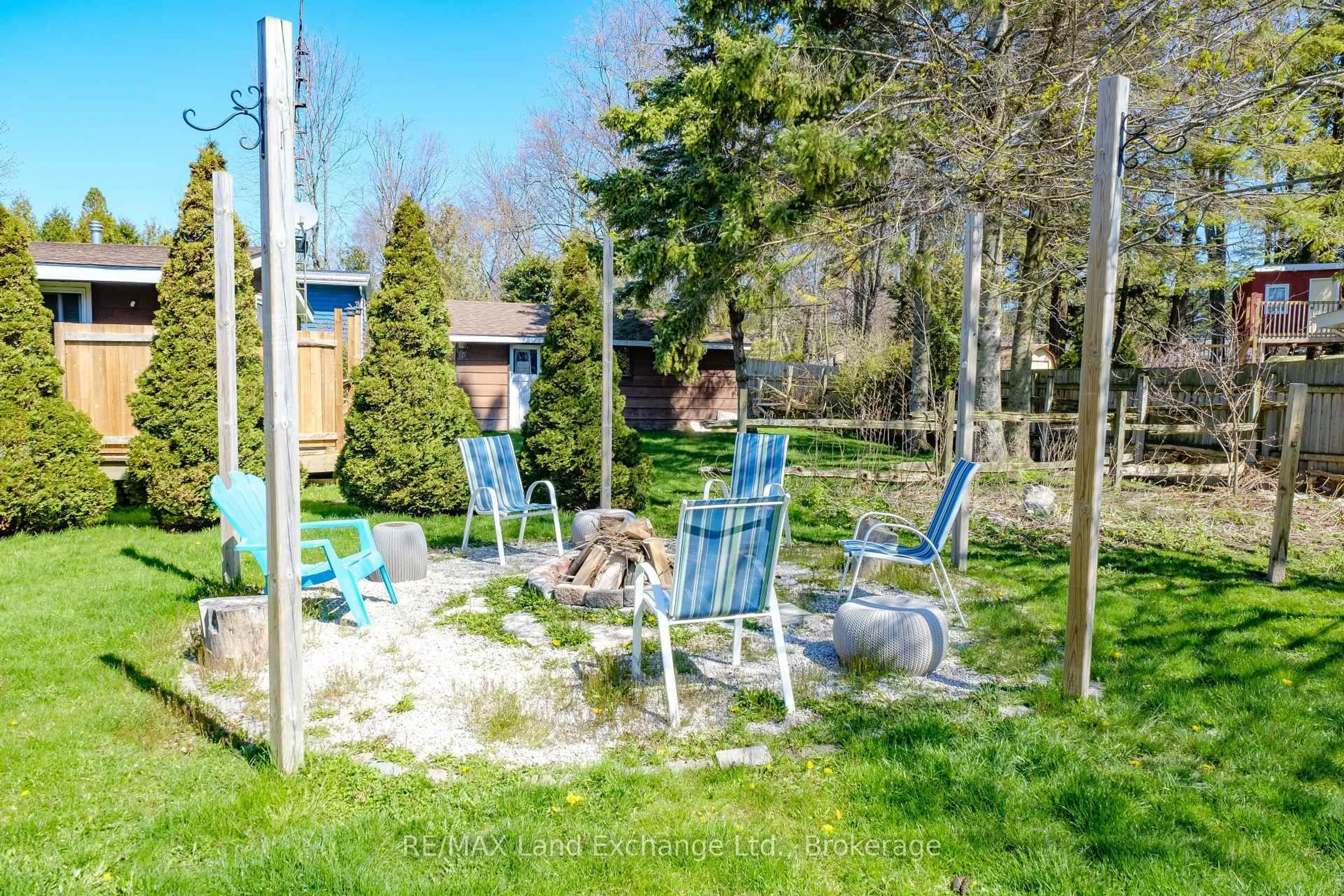 Patio, unknown for 180 Huron Rd, Huron-Kinloss Ontario N2Z 2X3