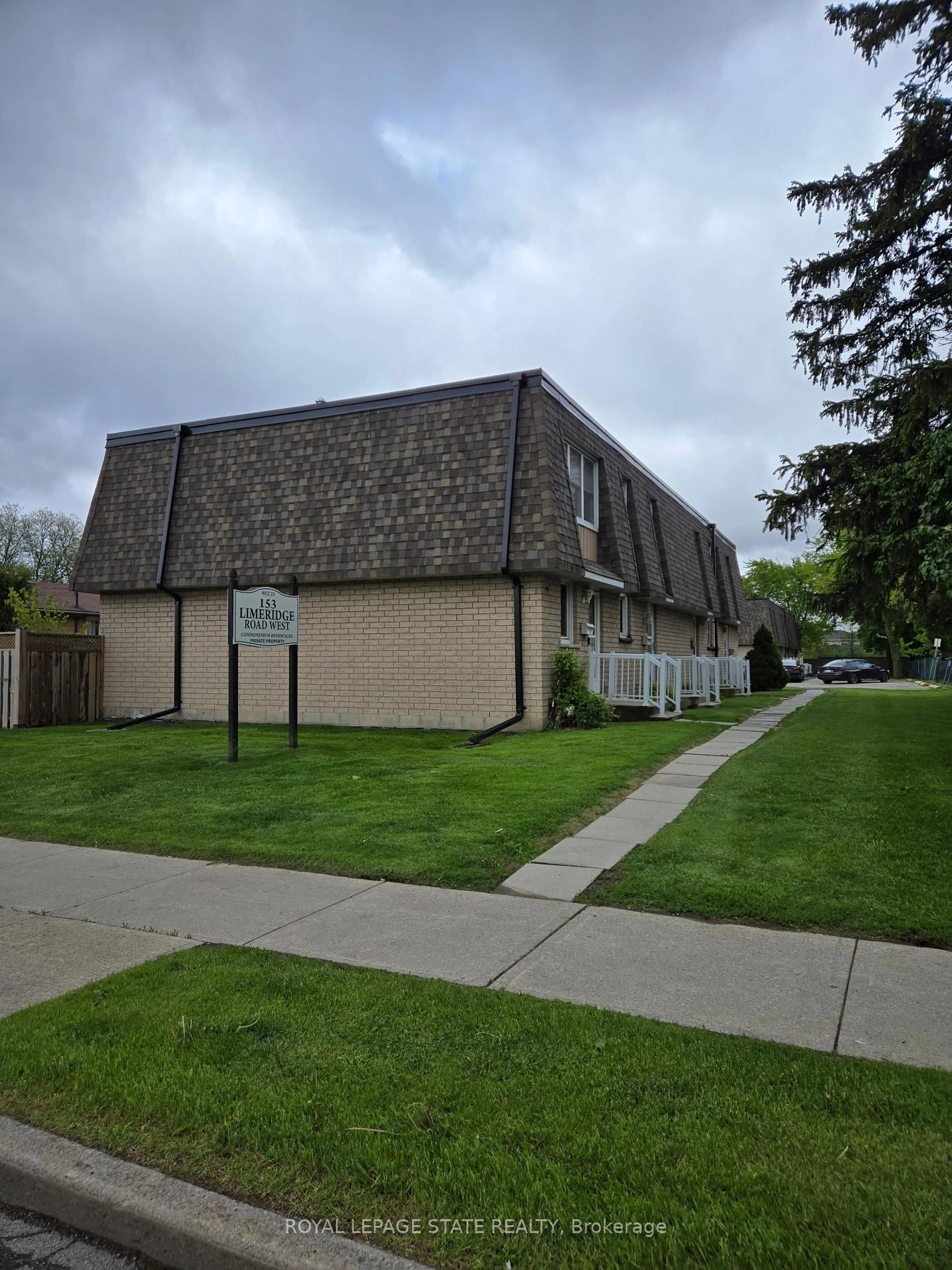 Unknown for 153 Limeridge Rd #4, Hamilton Ontario L9C 2V3